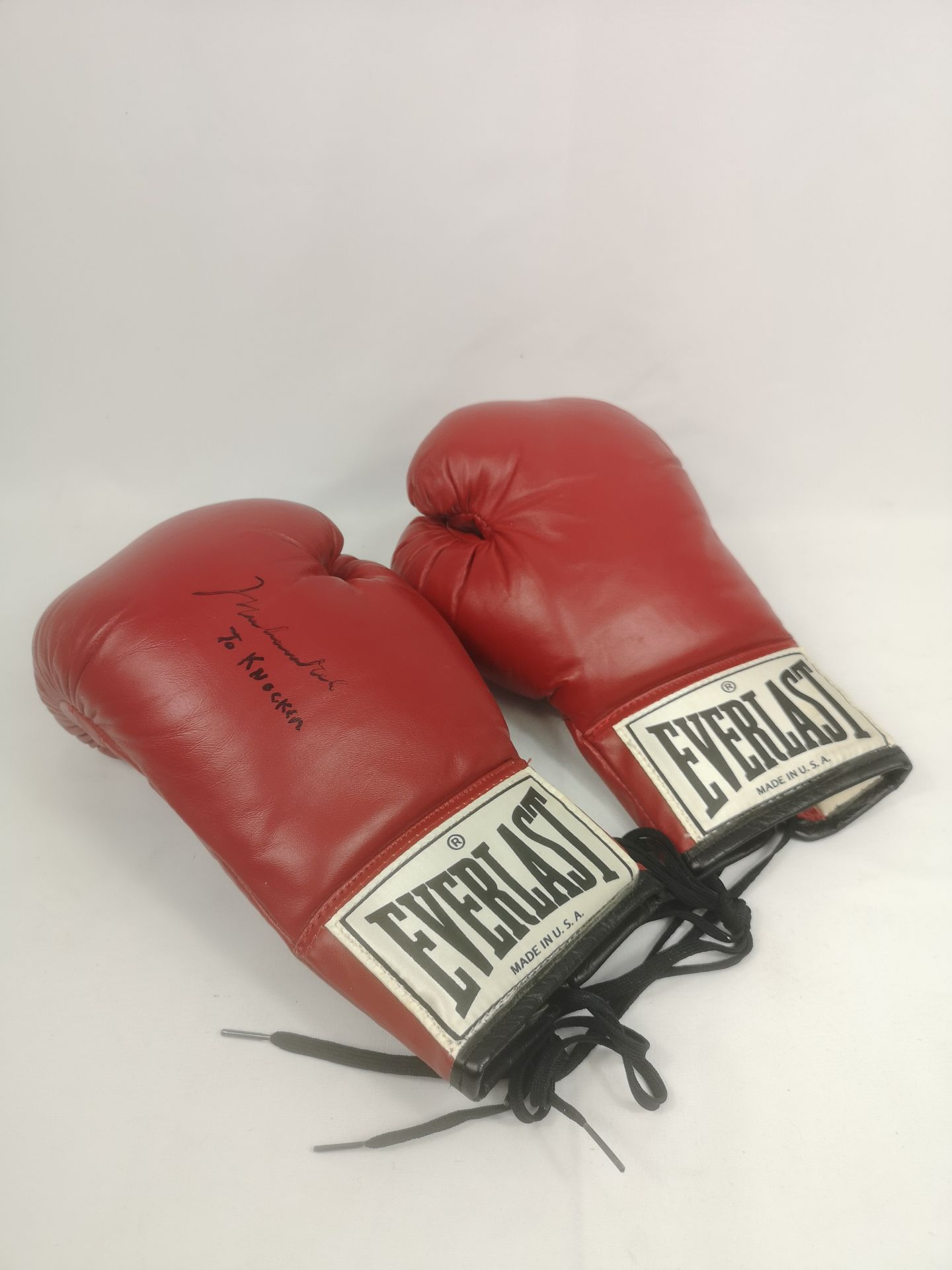 Pair of Everlast boxing gloves signed by Muhammad Ali