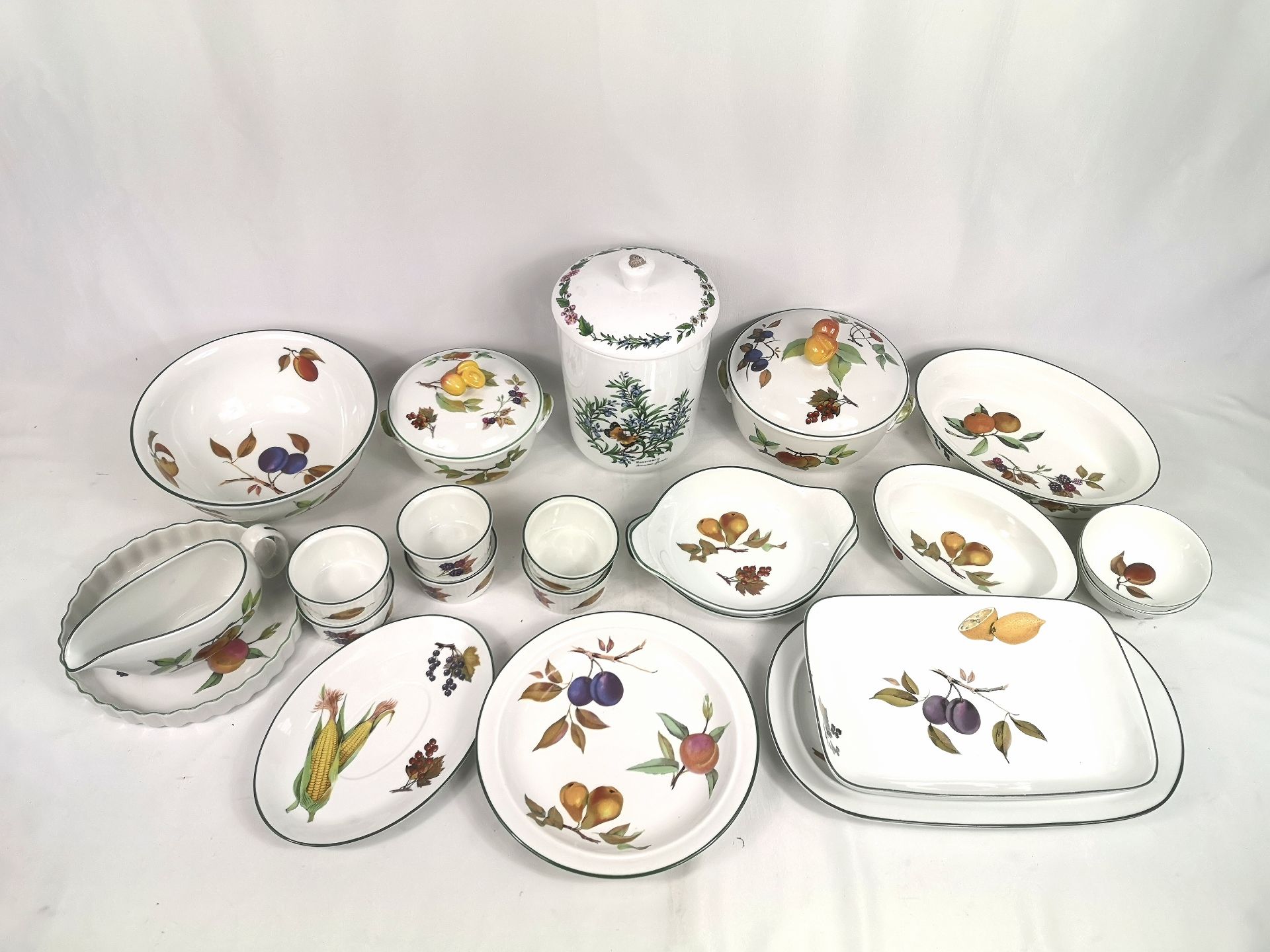 A quantity of Royal Worcester Evesham tableware