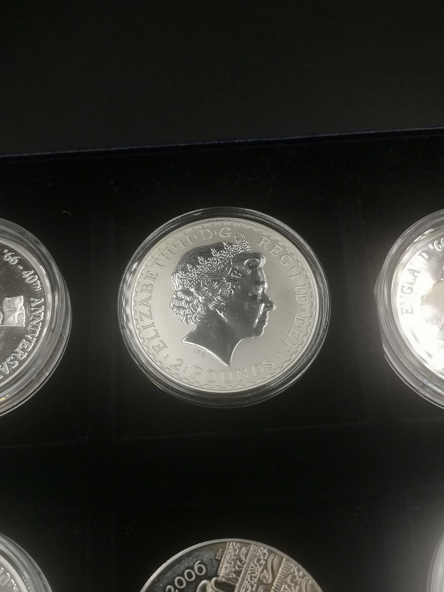 Siz silver proof £5 coins together with two silver 10 franc coins - Bild 4 aus 9