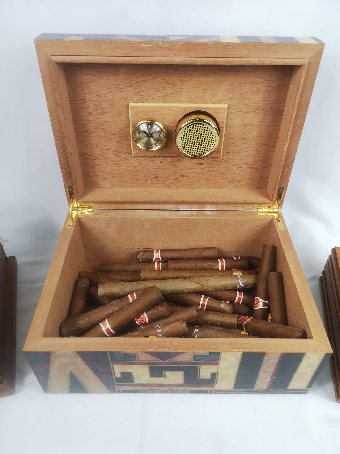 Three humidors and a quantity of cigars - Image 6 of 8
