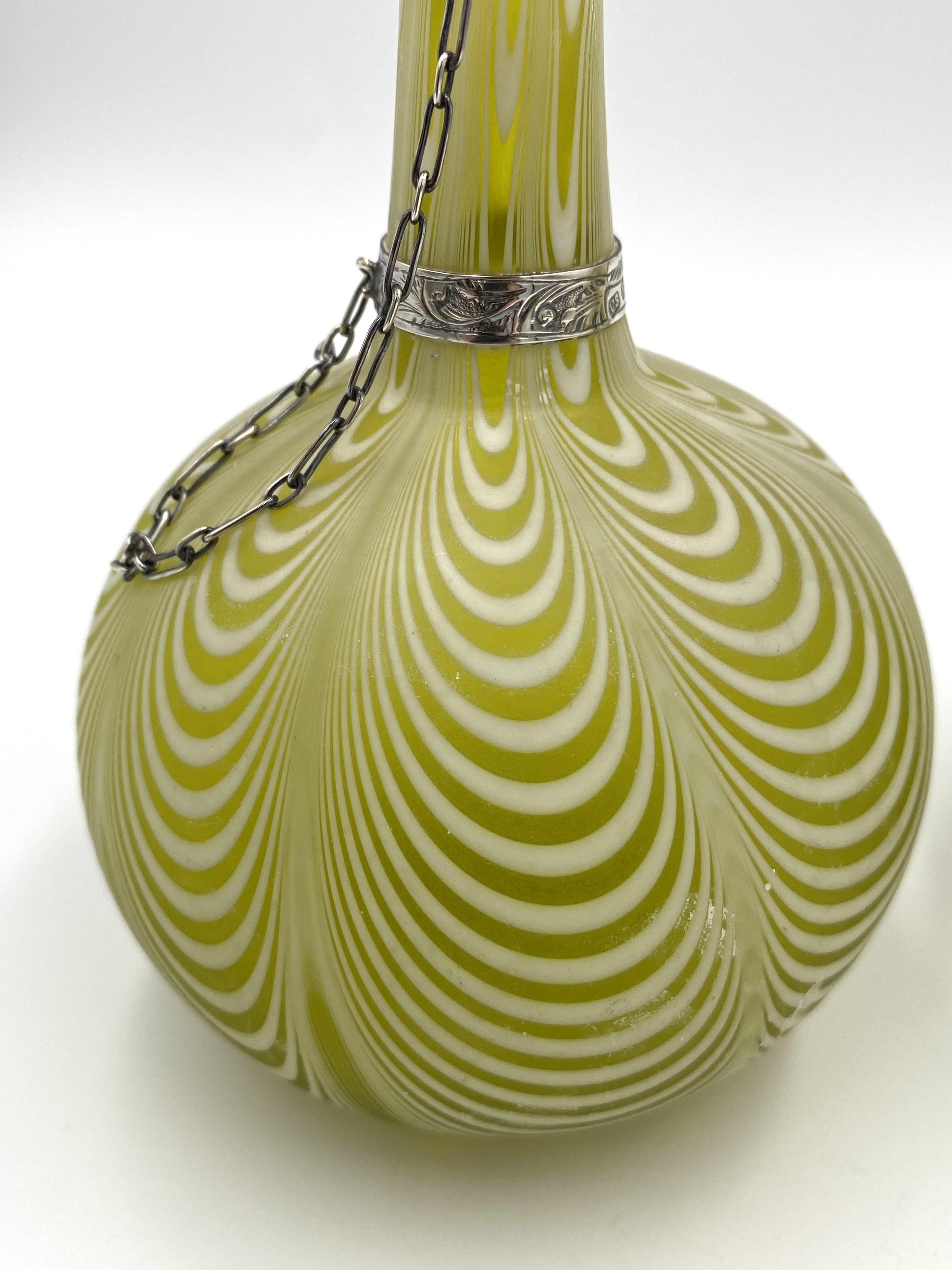 A pair of glass perfume bottles with silver tops - Image 3 of 4