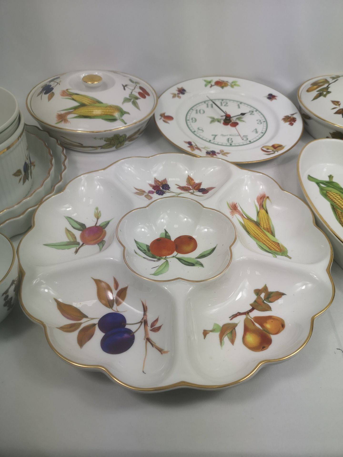 Quantity of Royal Worcester Evesham tableware - Image 8 of 8