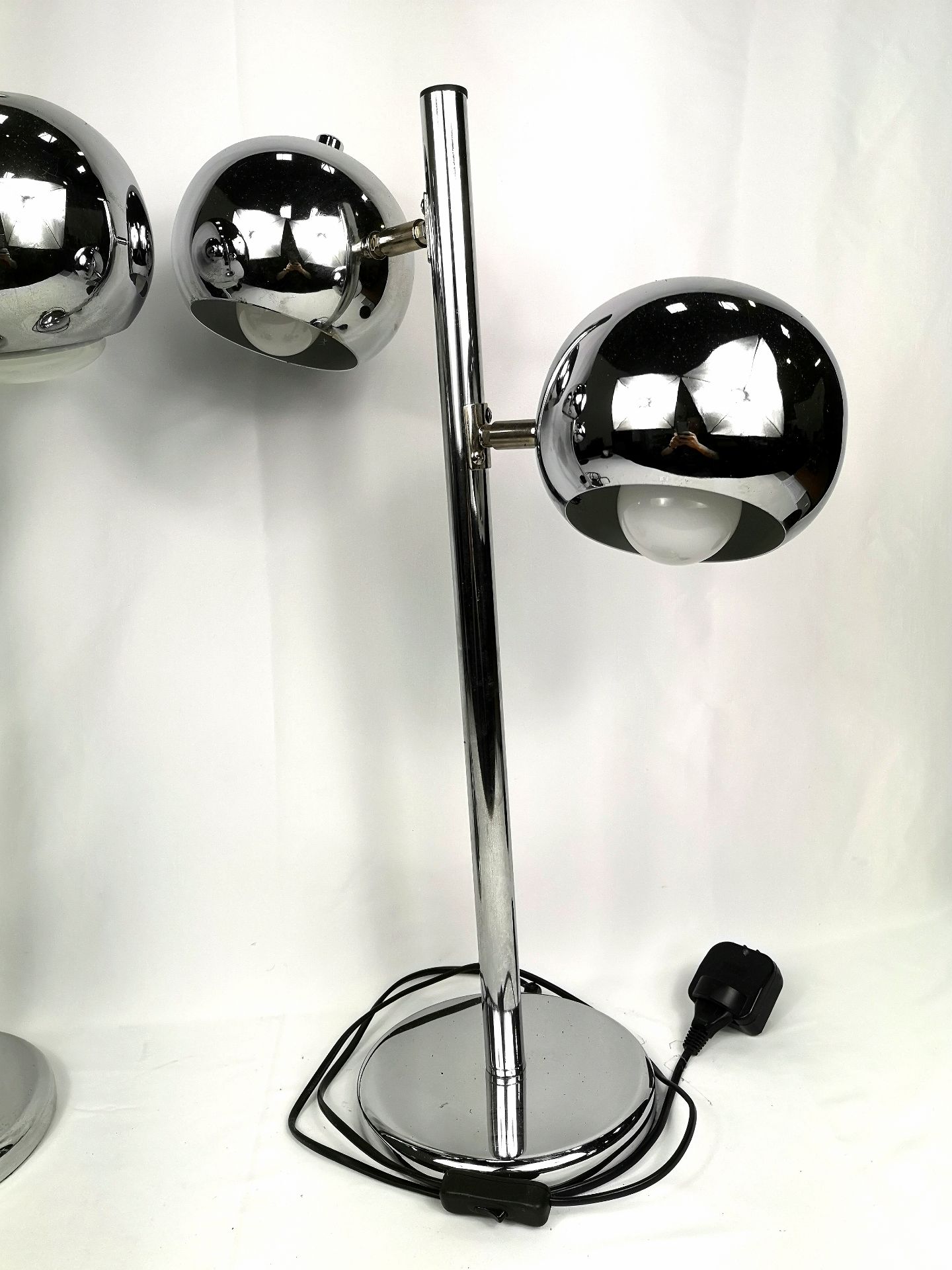 Pair of contemporary chrome style table lamps - Image 3 of 3