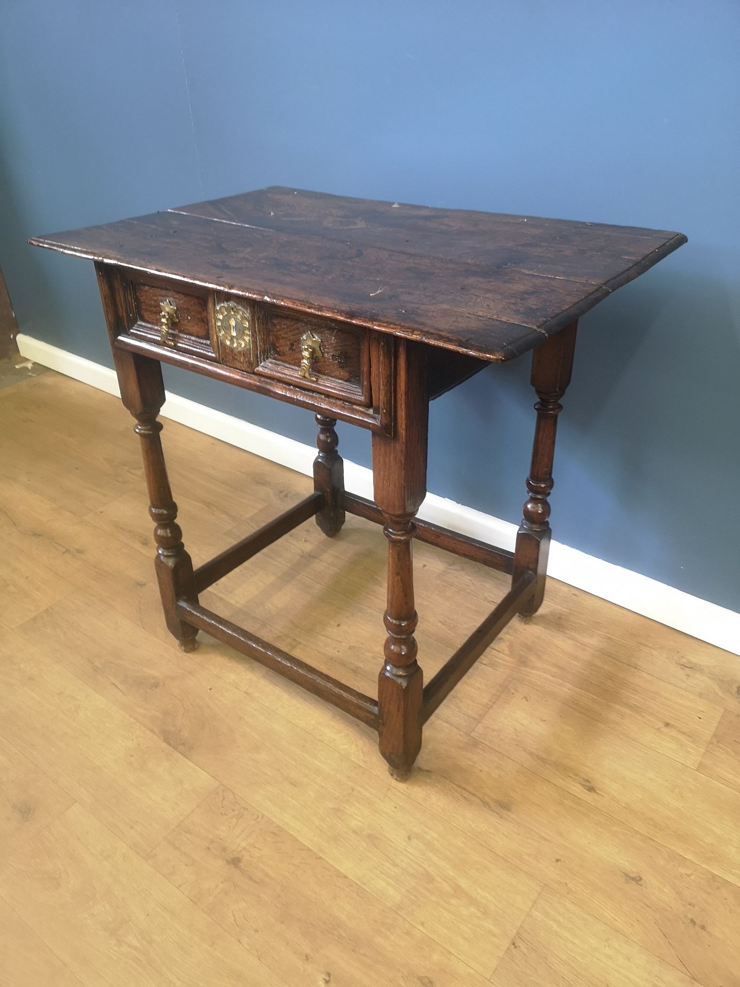 18th century oak side table - Image 3 of 6