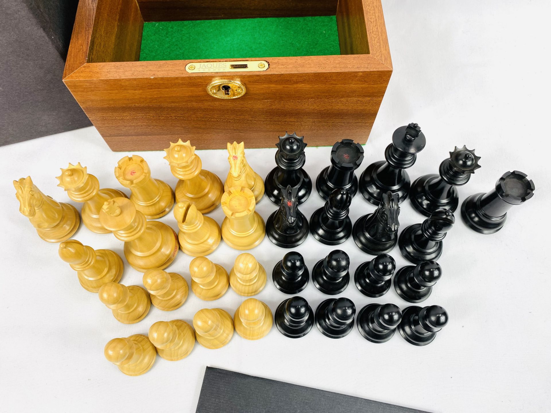 Jaques Staunton boxwood and ebony chess set - Image 2 of 4