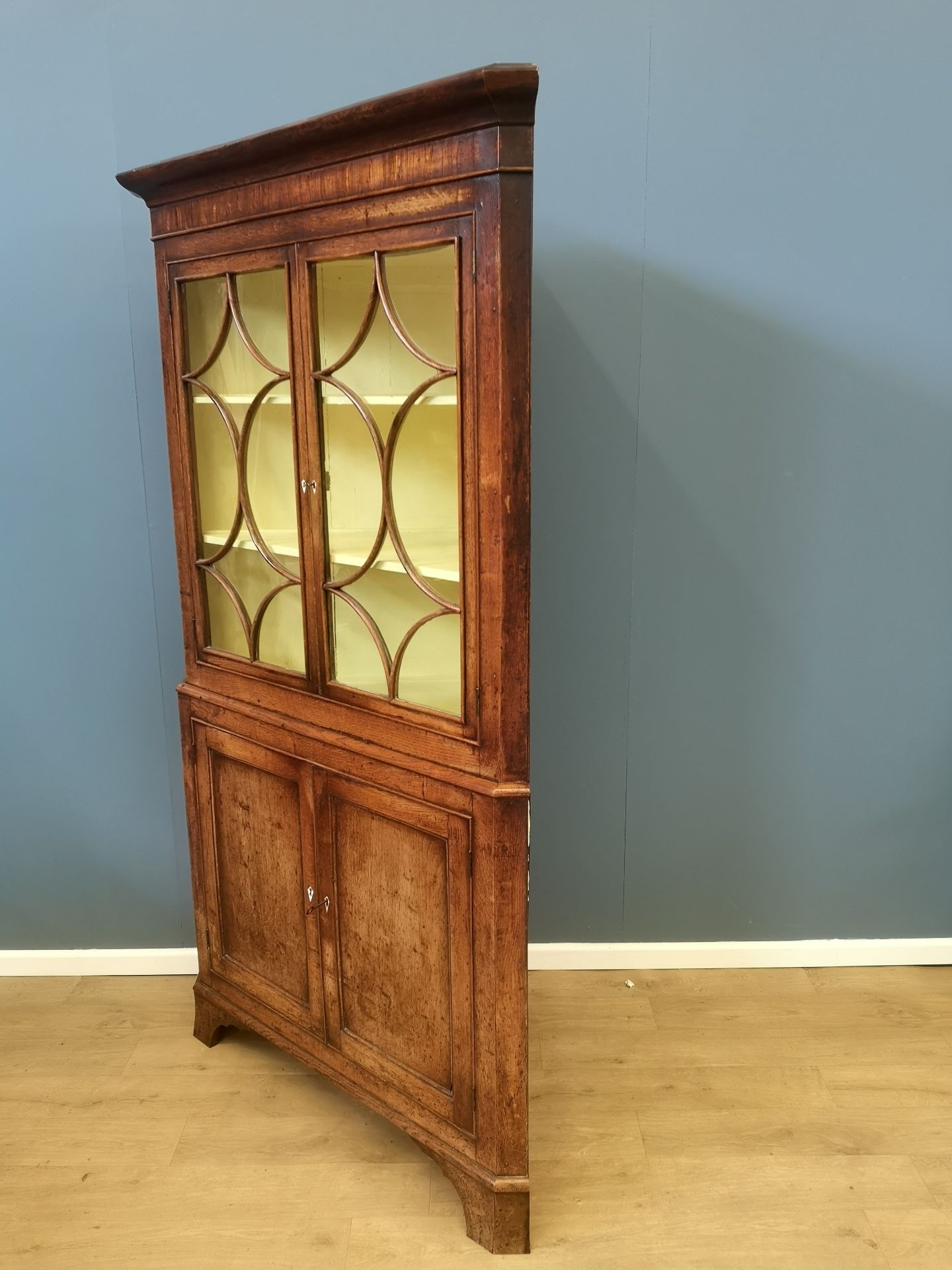 19th century oak corner cabinet - Image 4 of 4