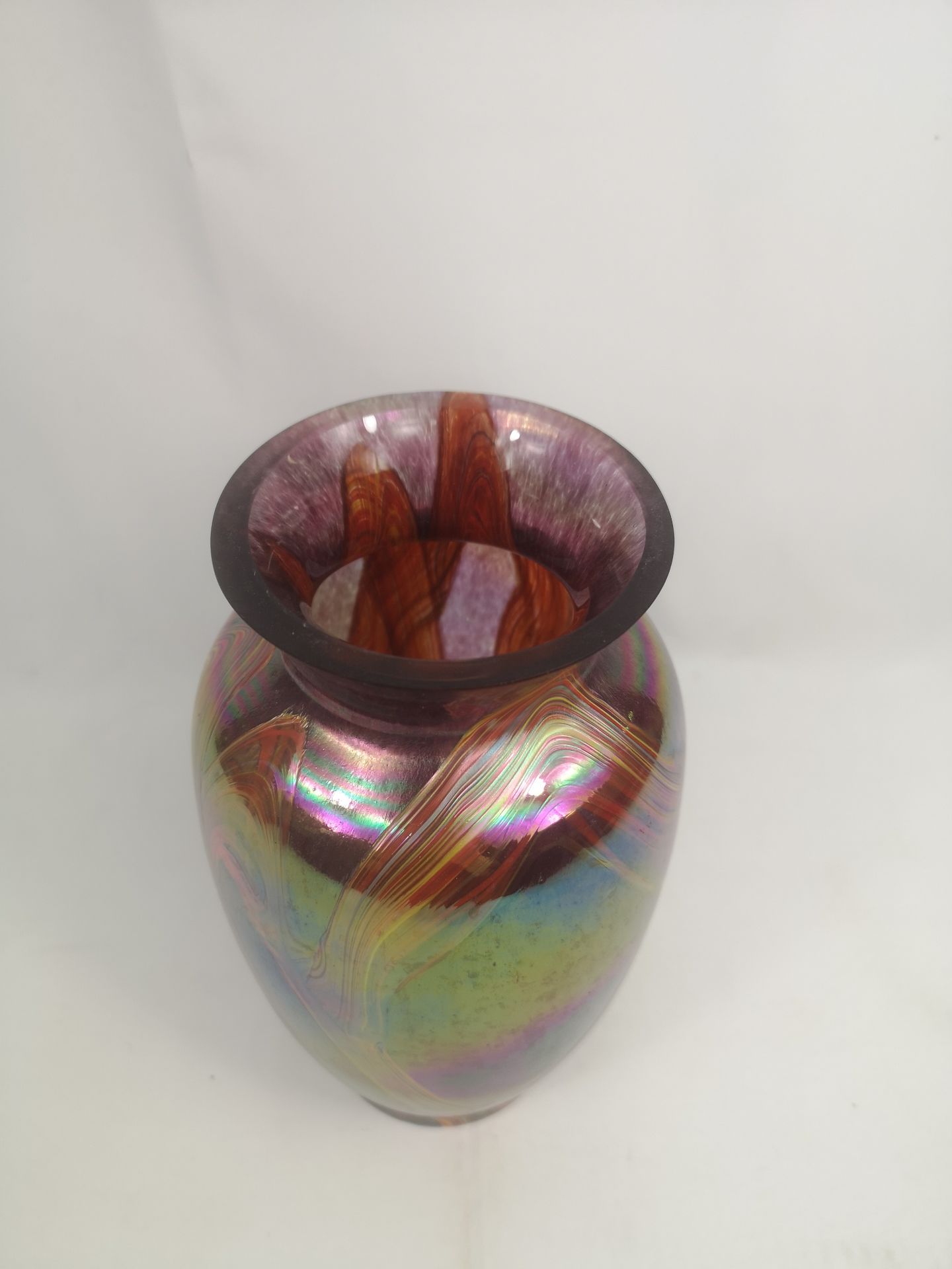 Iridescent glass vase - Image 3 of 4