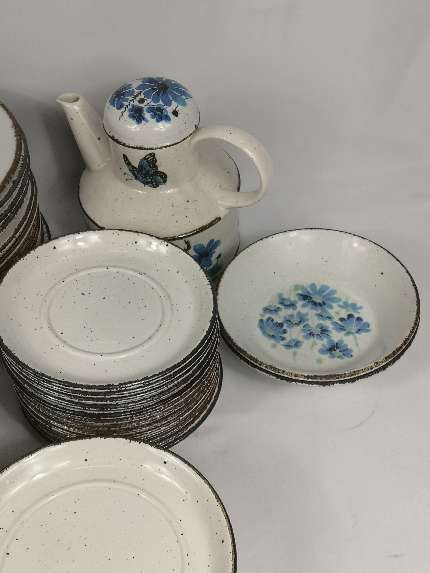 Quantity of Midwinter Spring Stonehenge tableware - Image 6 of 7