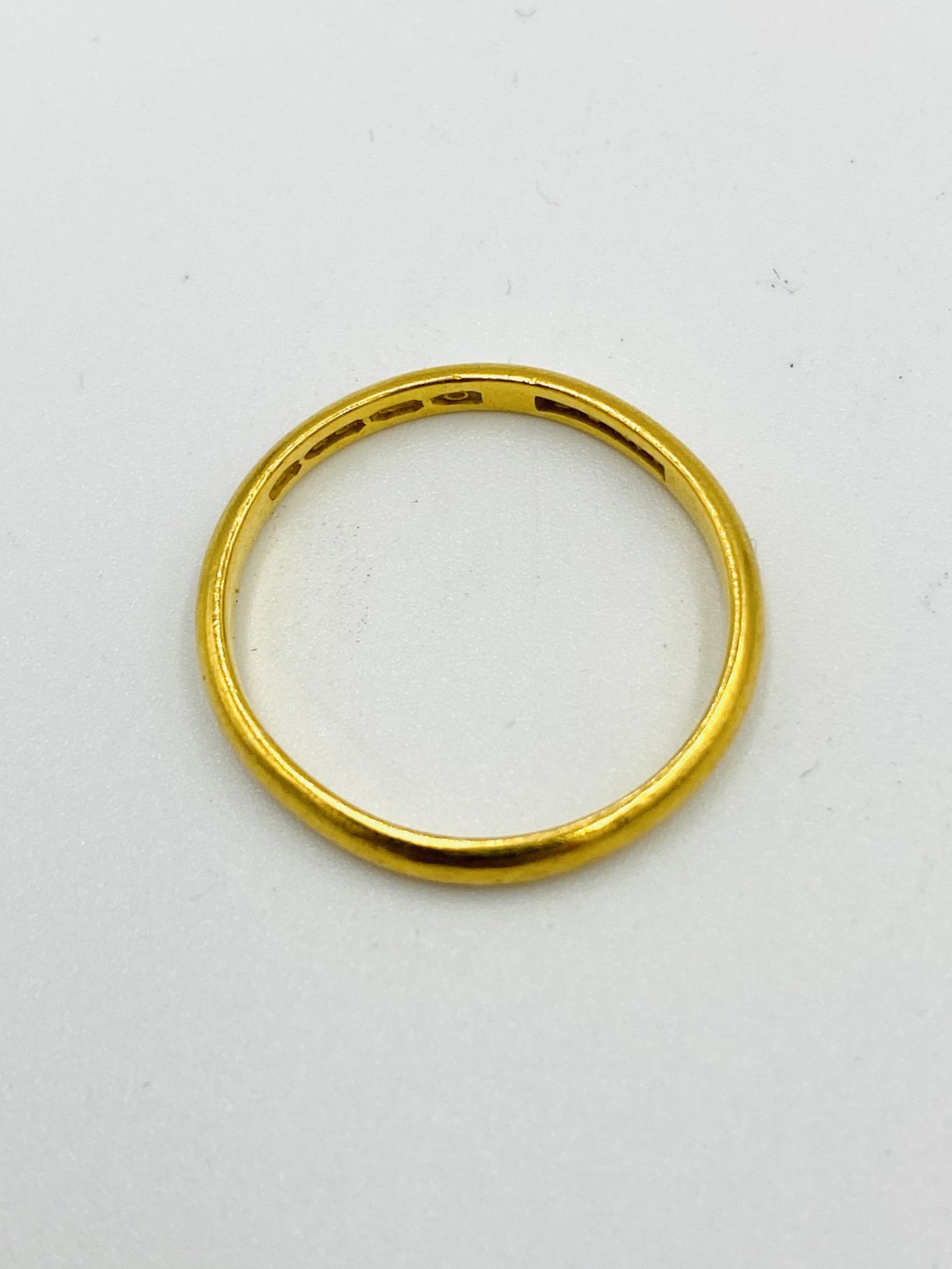 22ct gold band - Image 3 of 3