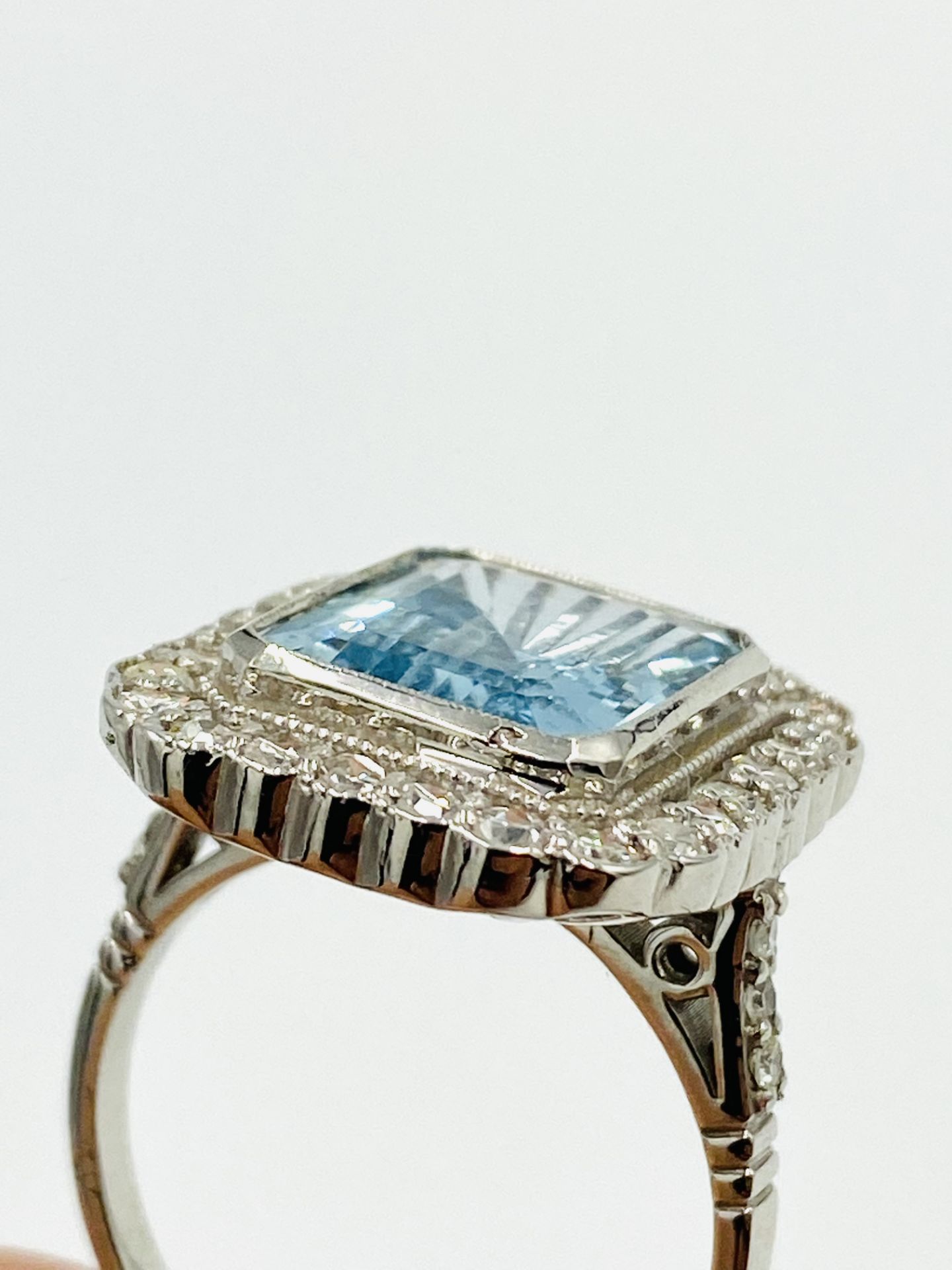 18ct white gold, aquamarine and diamond ring - Image 4 of 5