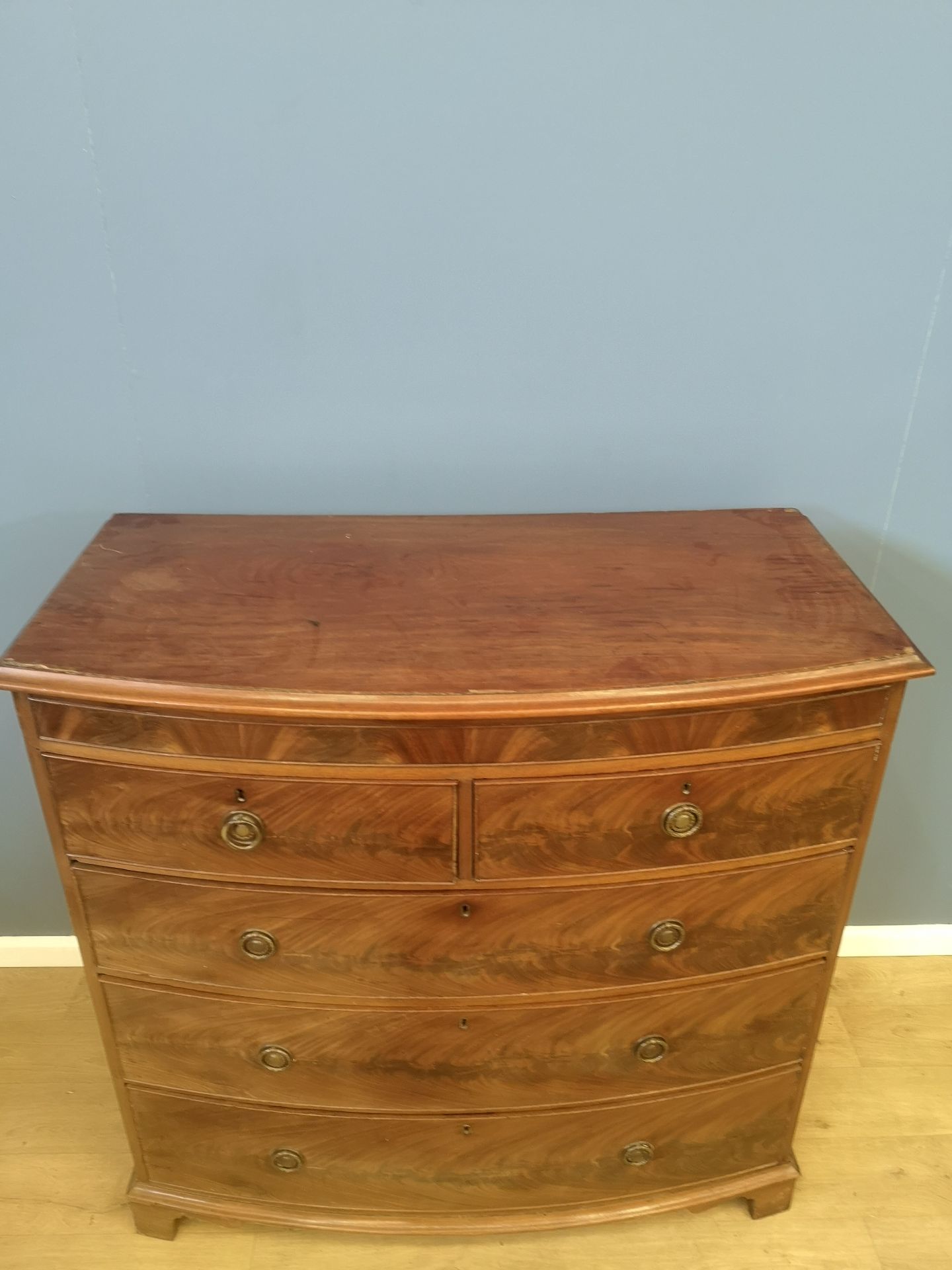 Mahogany bow fronted chest of drawers - Image 2 of 6