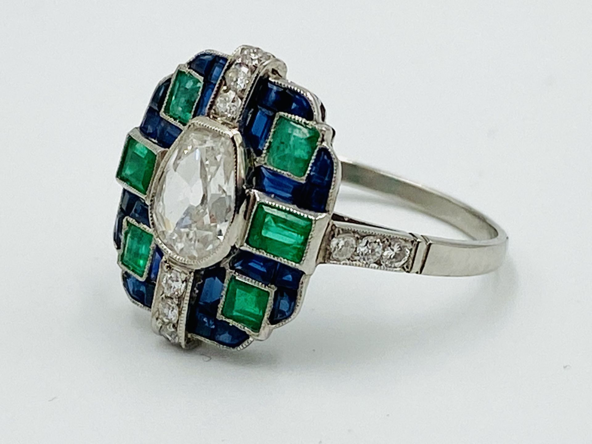 Platinum ring set with diamonds, sapphires and emeralds - Image 2 of 5