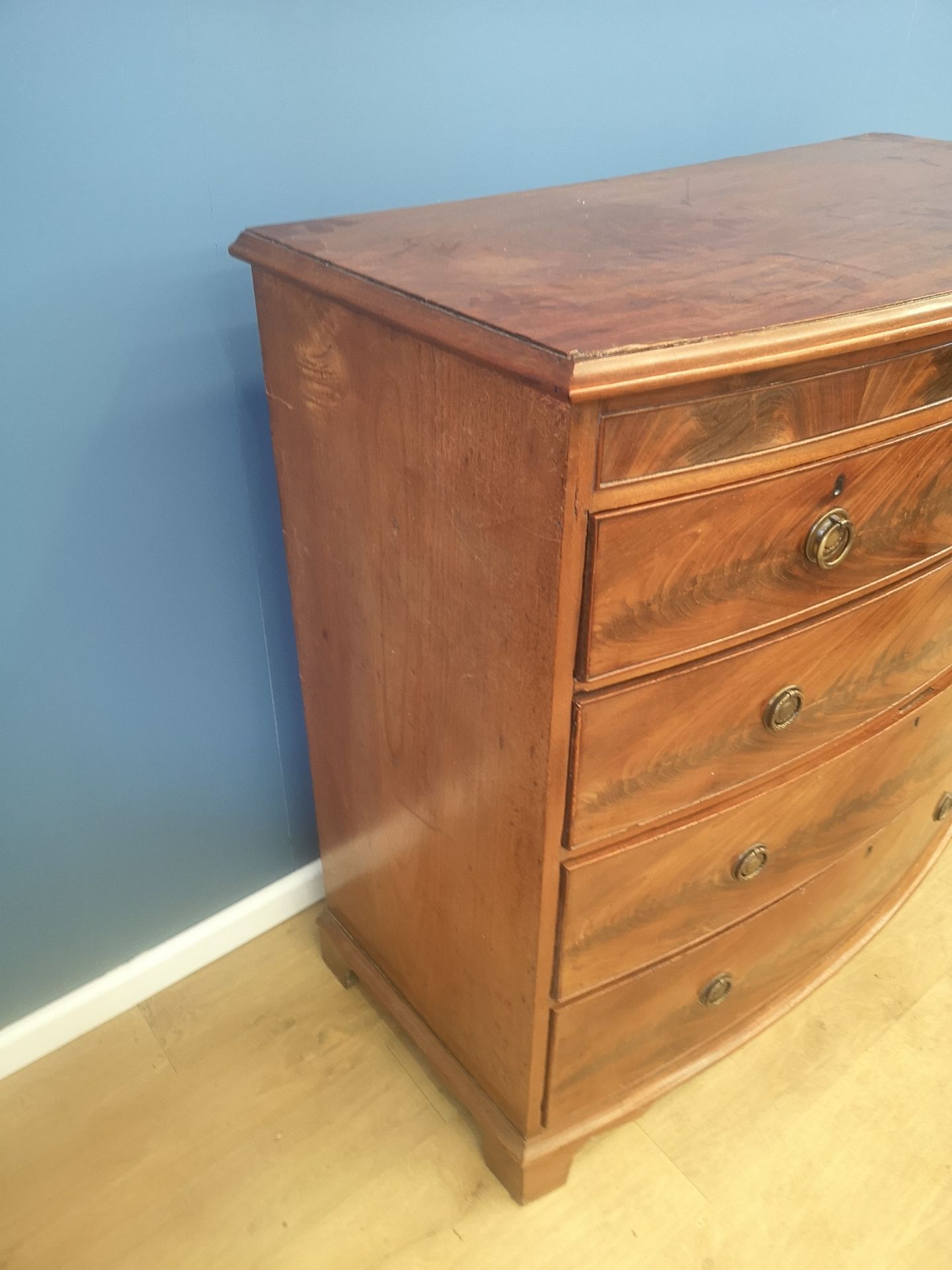 Mahogany bow fronted chest of drawers - Image 5 of 6