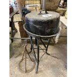 Portable Farrier's forge. This lot carries VAT.