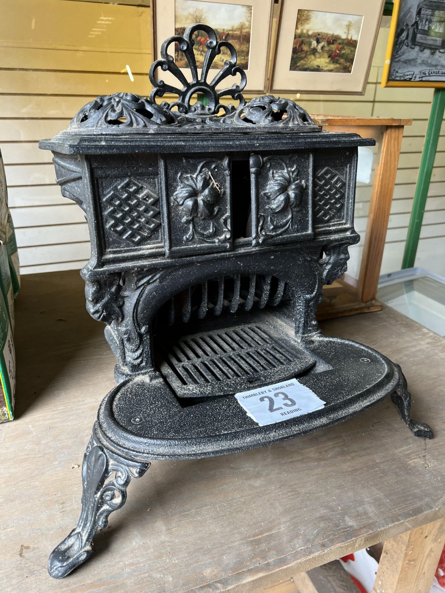 Cast iron Queenie-type stove. This lot carries VAT.