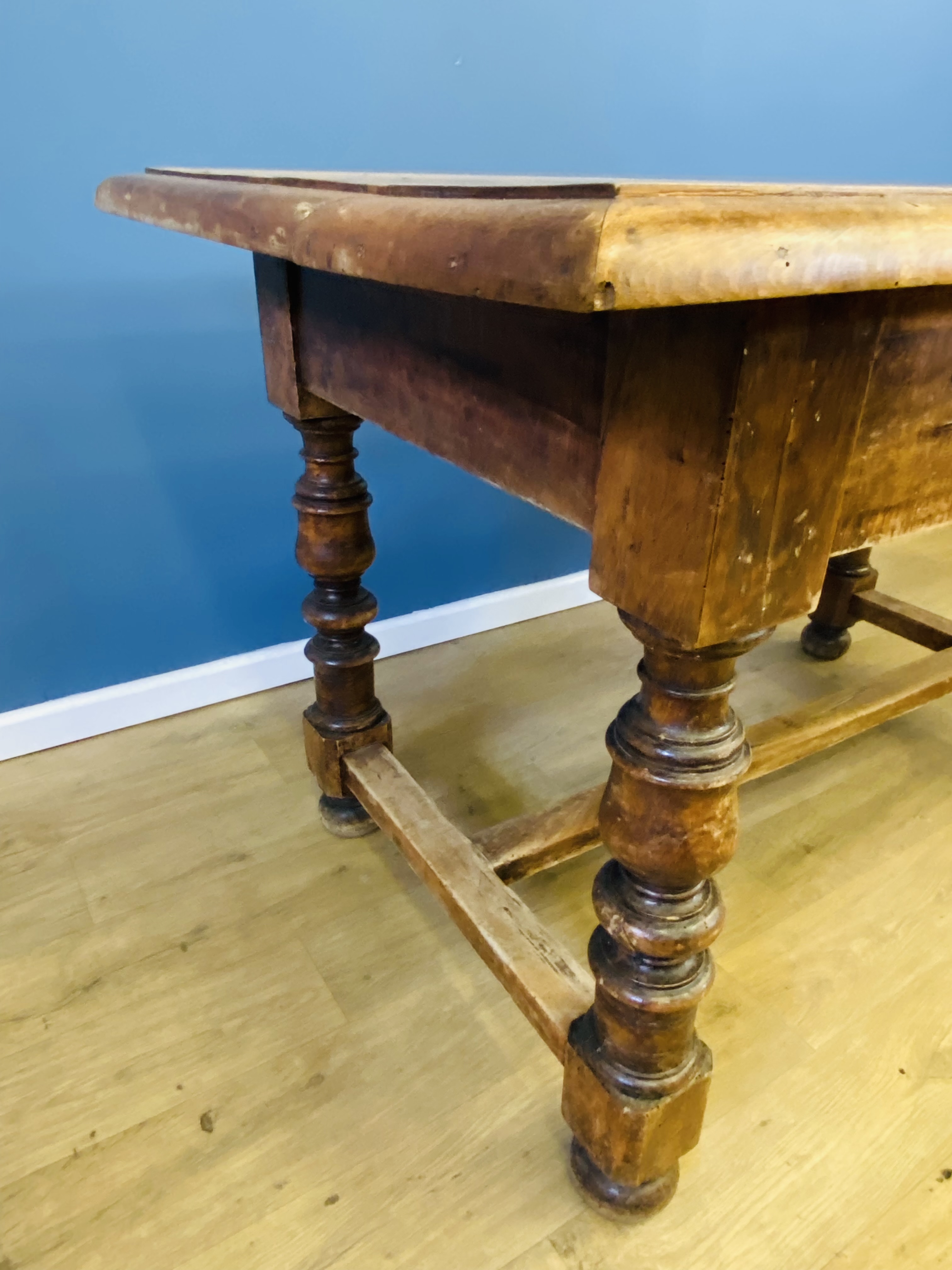 Pine farmhouse table - Image 5 of 5