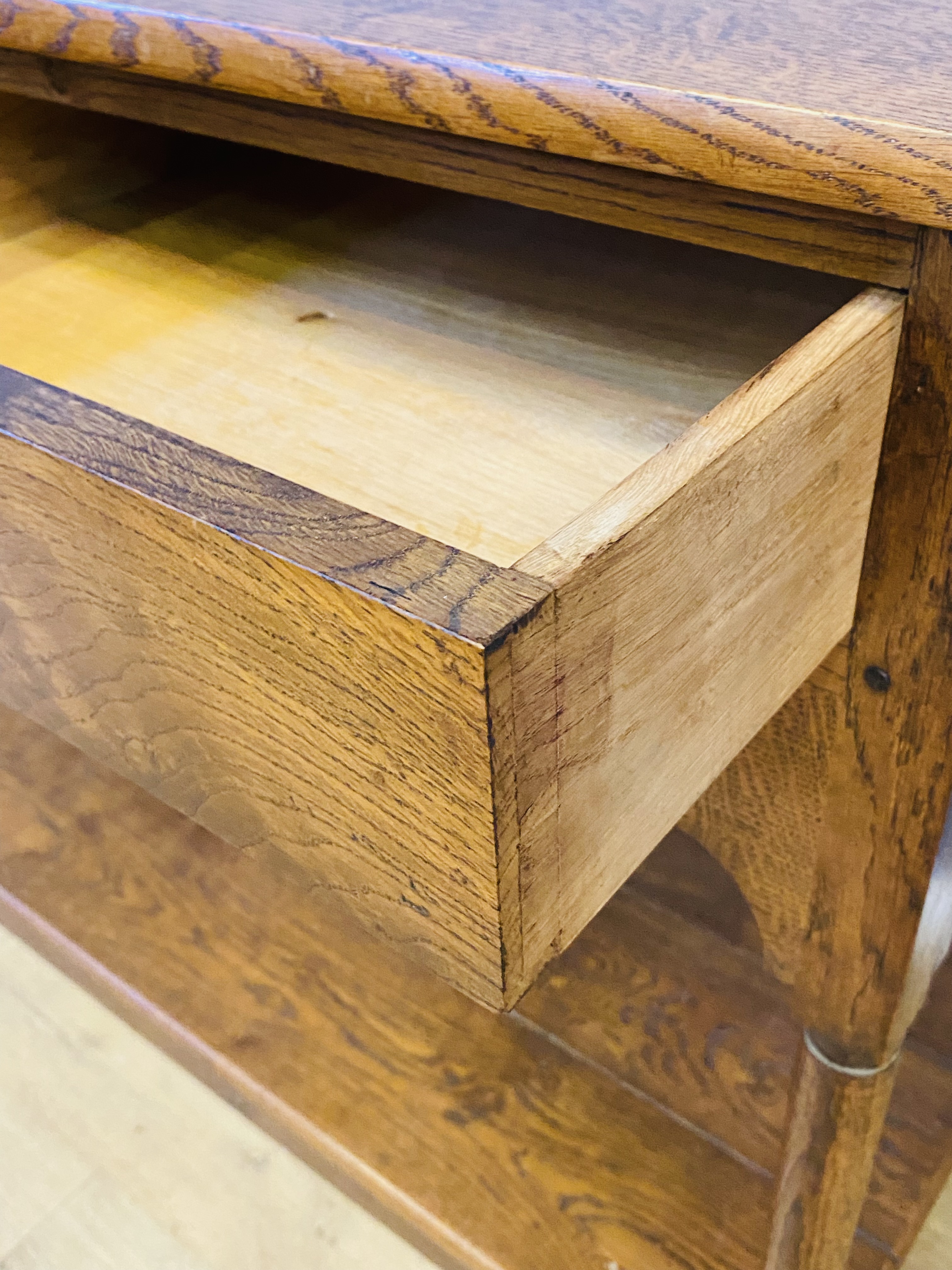 Oak display table - Image 4 of 5