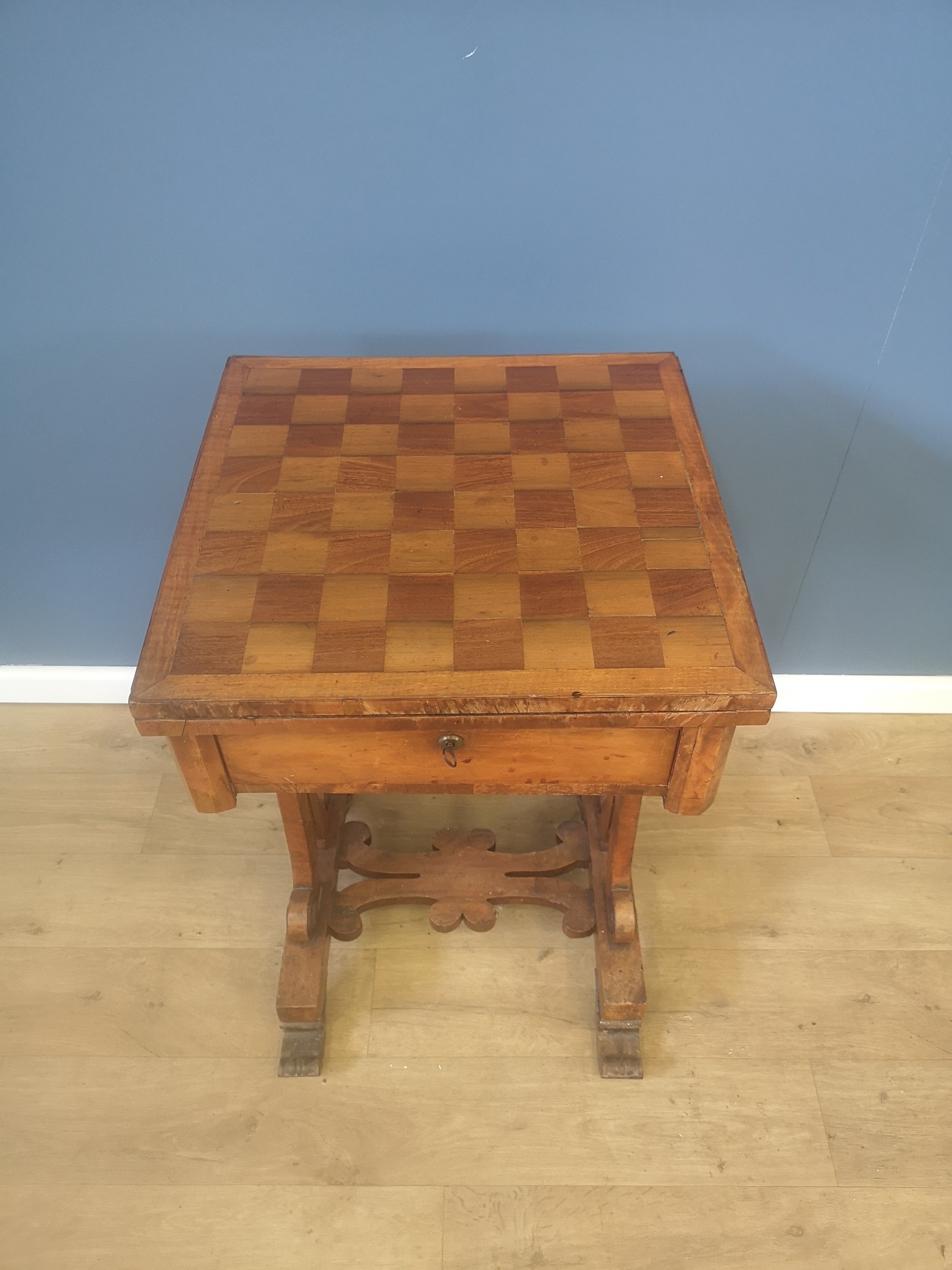 Mahogany lift top games table - Image 2 of 6