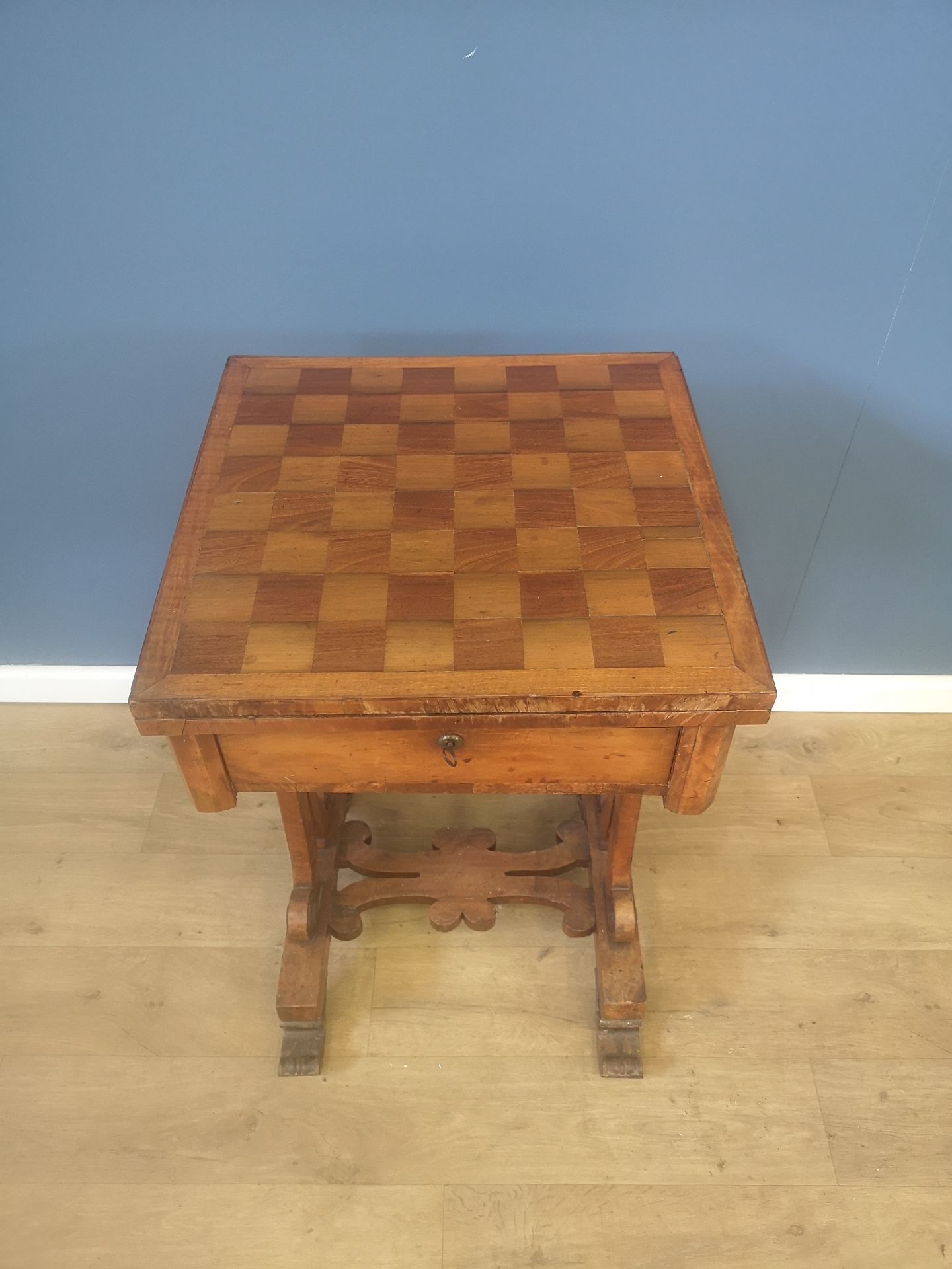 Mahogany lift top games table - Image 2 of 6