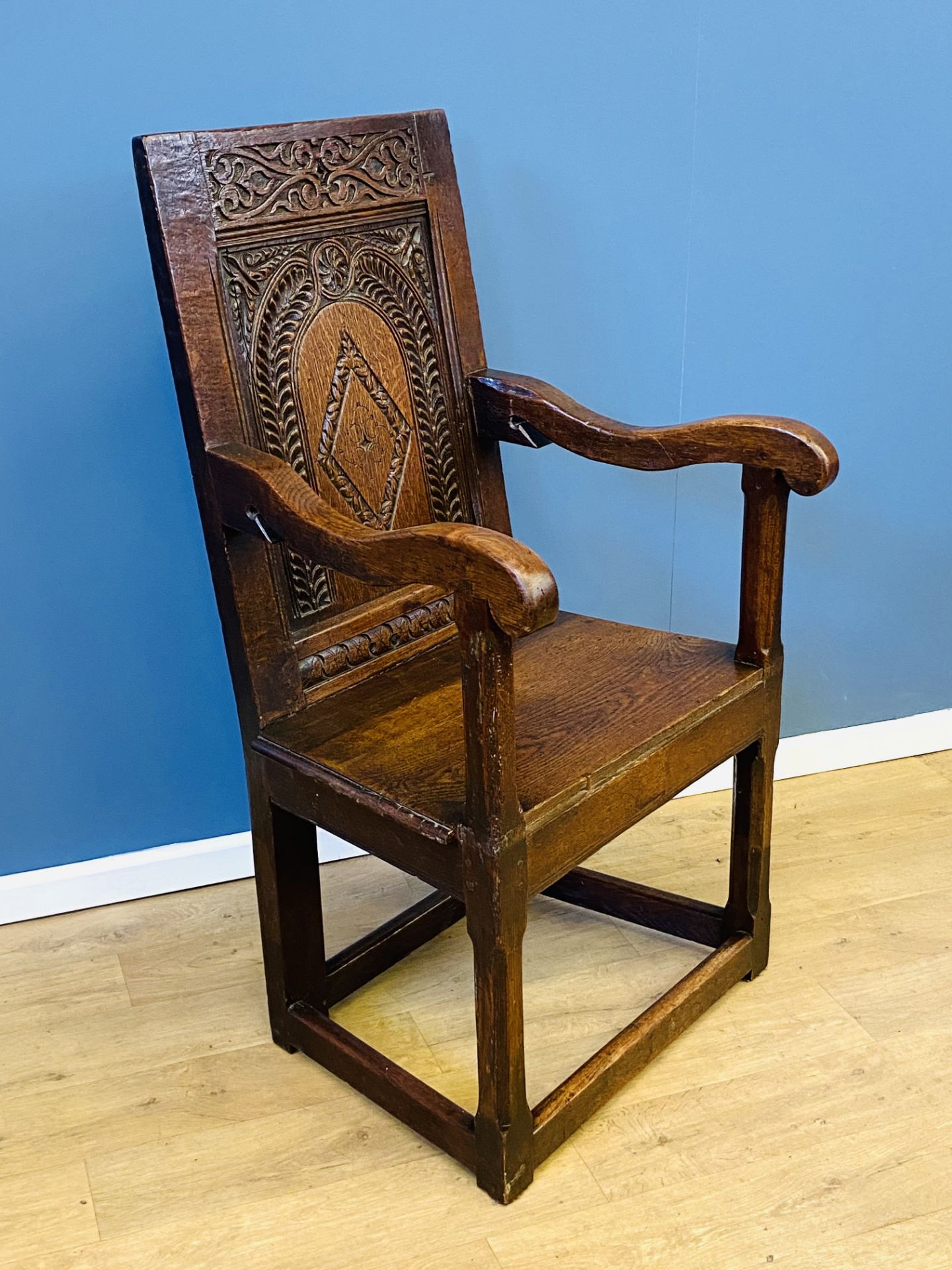 Oak and elm armchair - Image 4 of 4