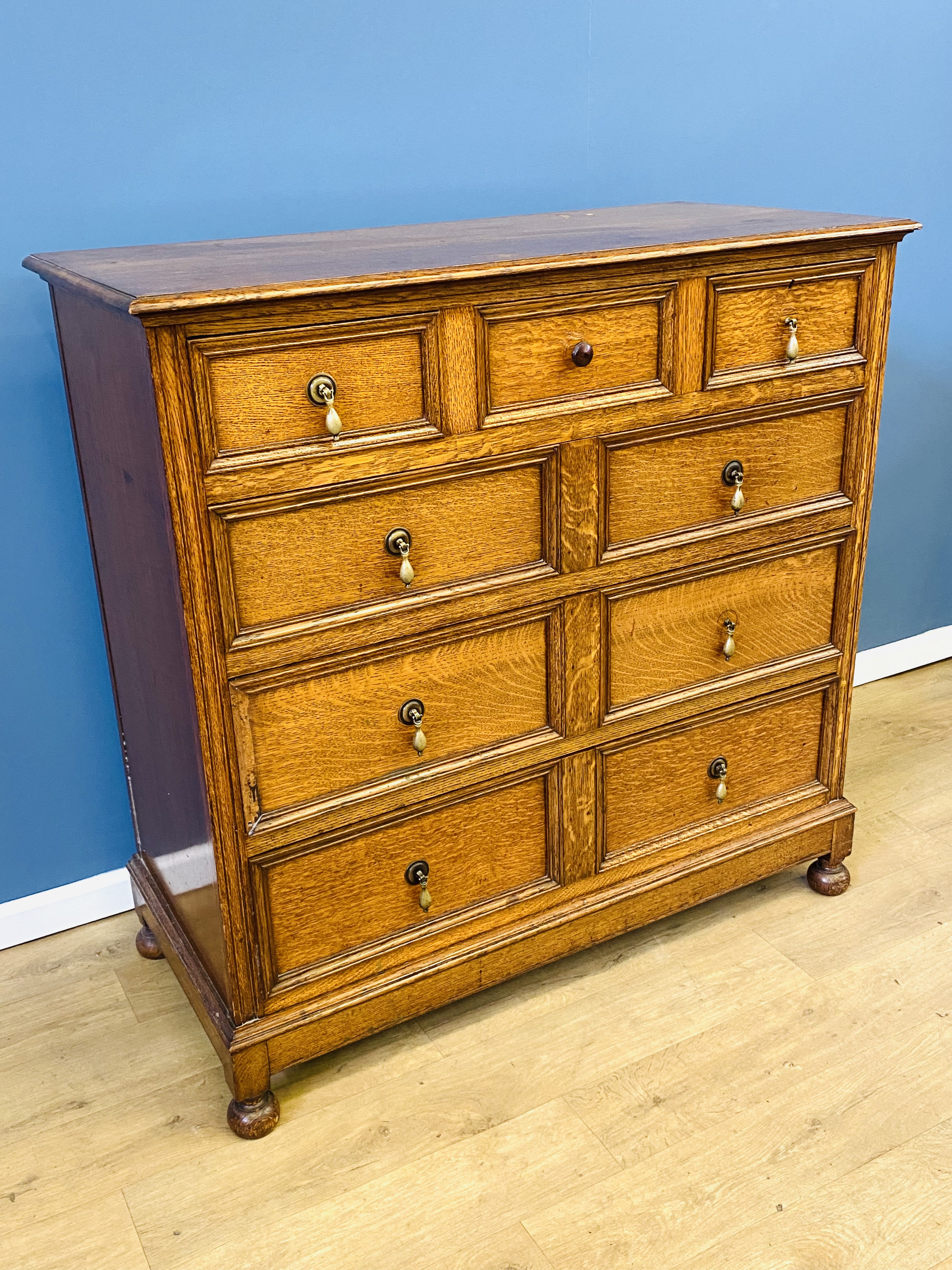 Oak 17th century style chest of drawers - Image 3 of 6