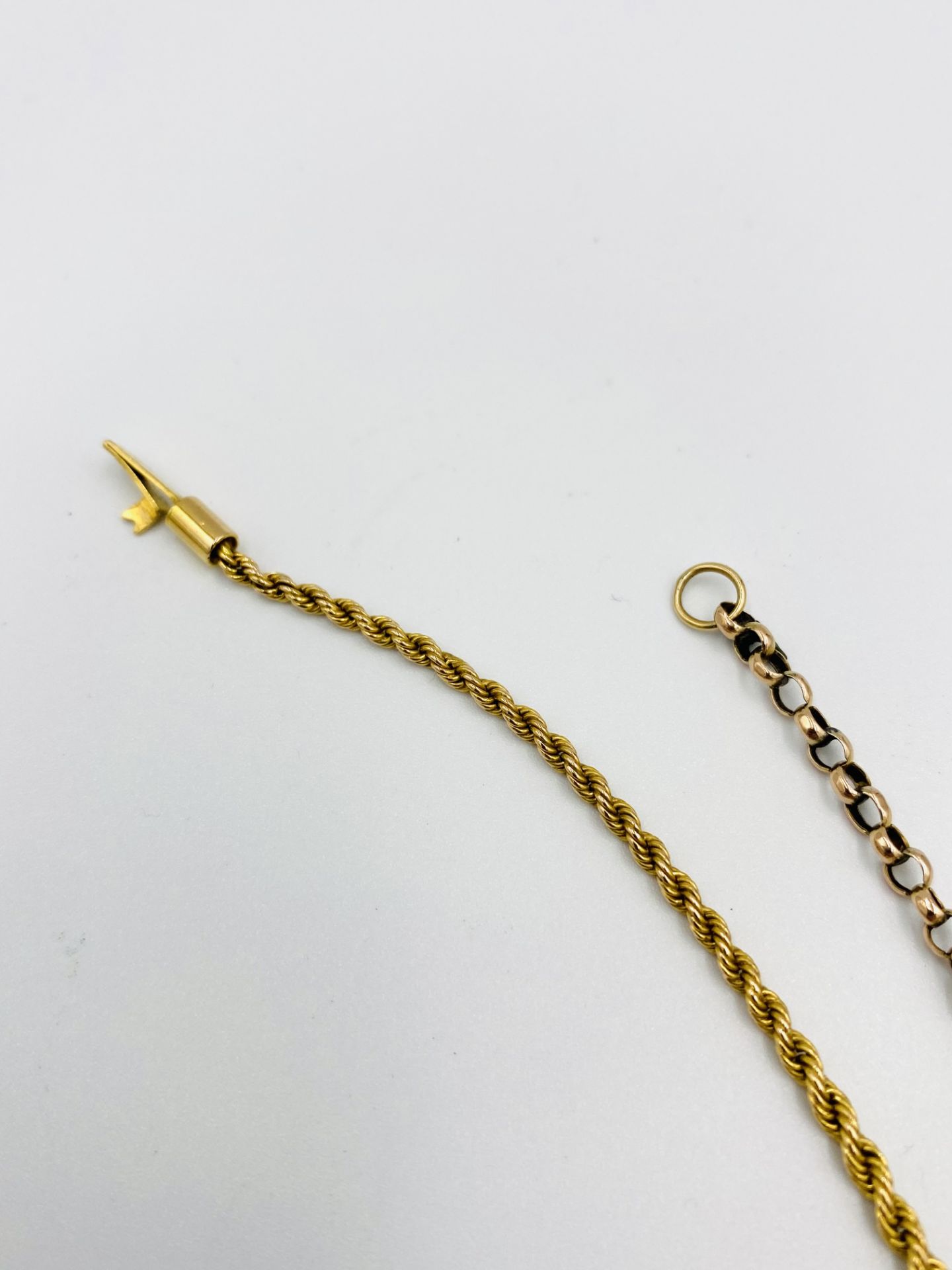 9ct gold link chain together with a gold plated rope twist chain - Image 4 of 6