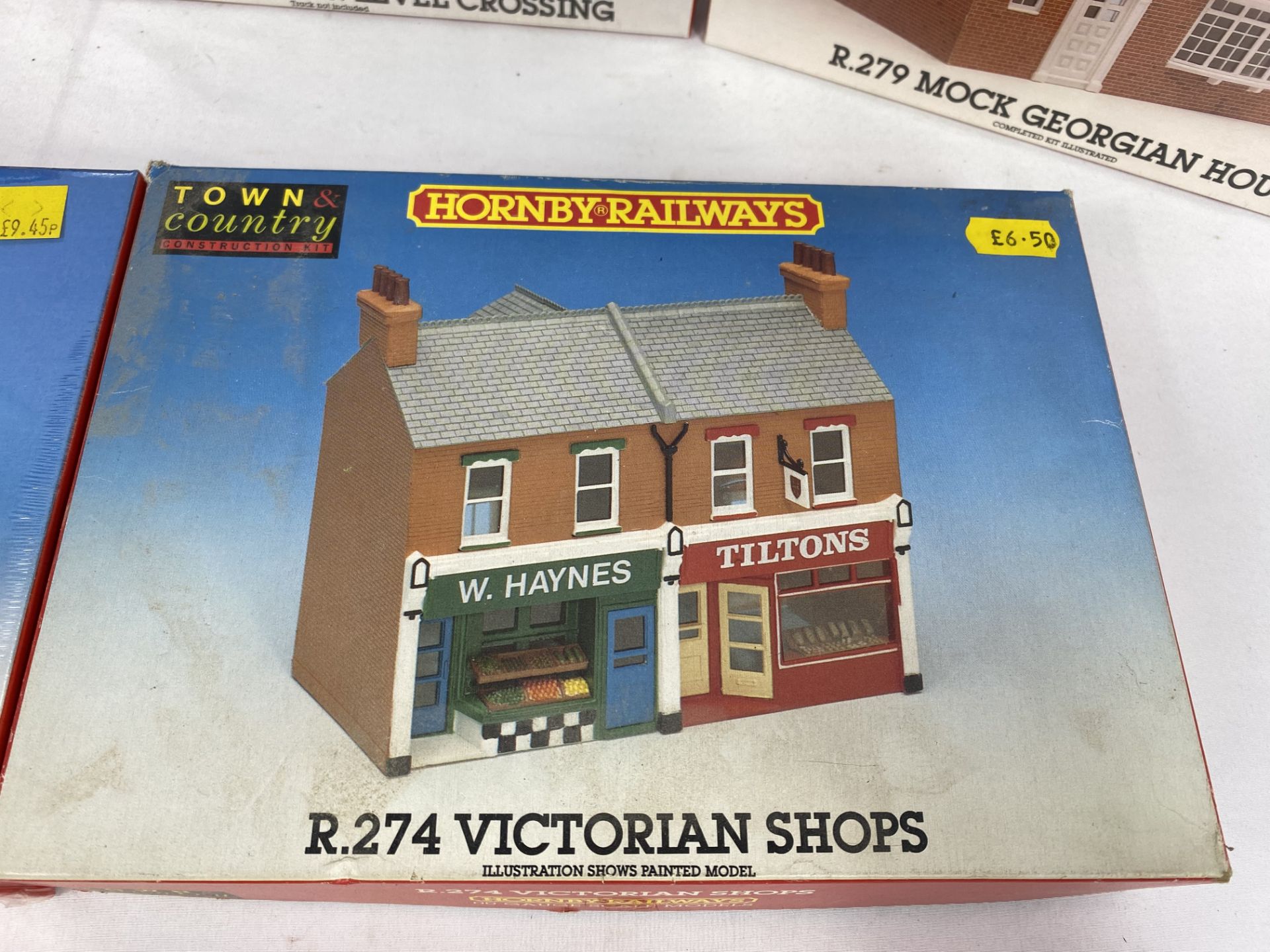Five Hornby Railways Town and Country Construction kits - Image 5 of 6