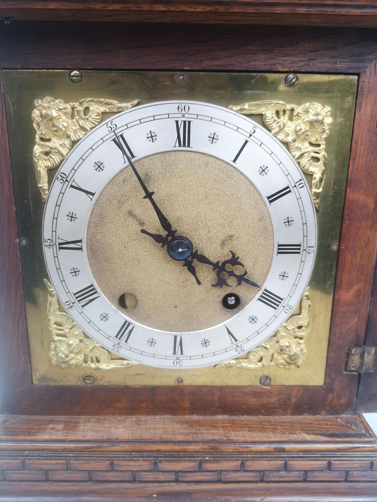 Oak cased mantel clock with brass face - Image 2 of 6