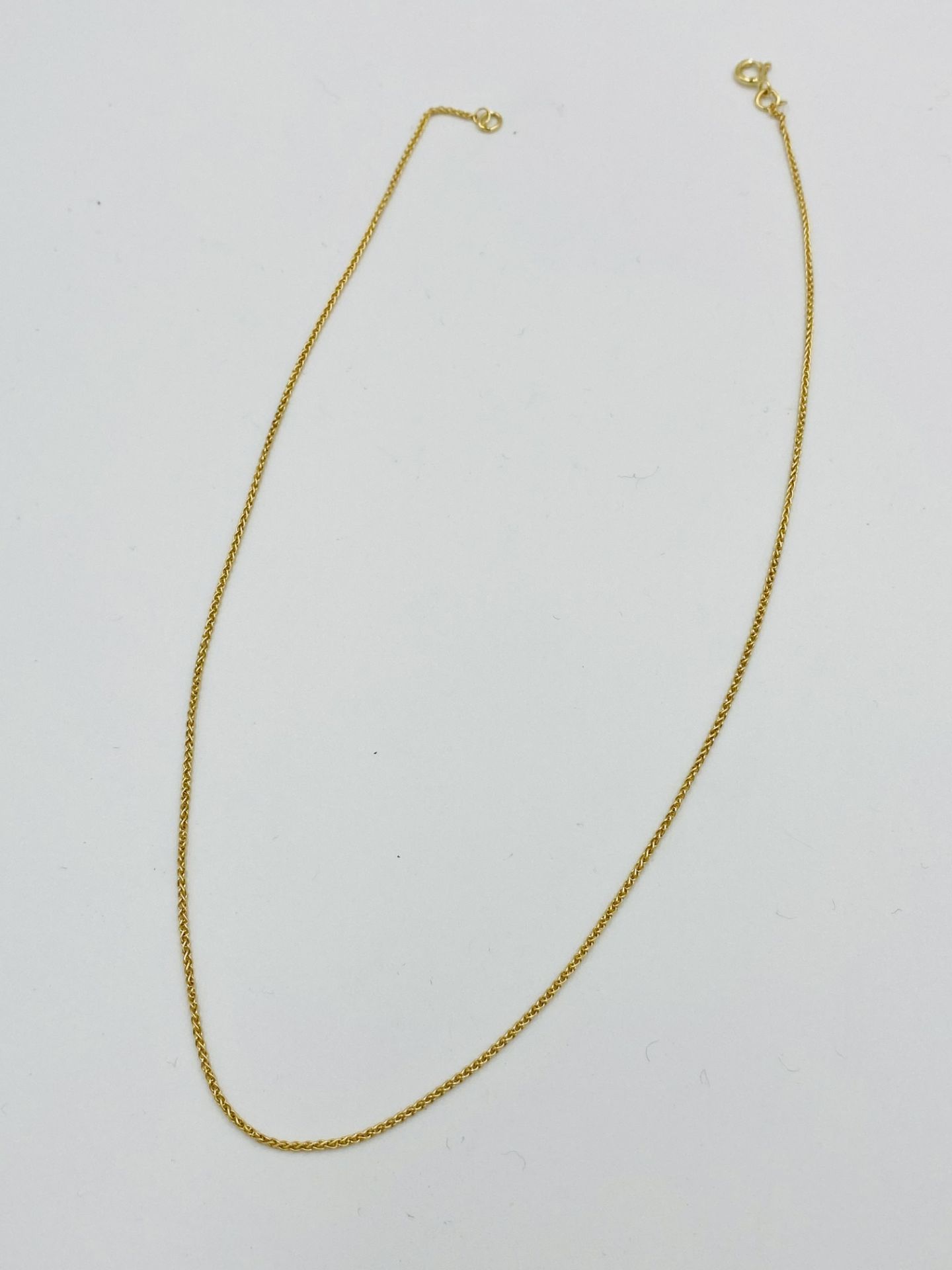 18ct gold fine chain - Image 4 of 4