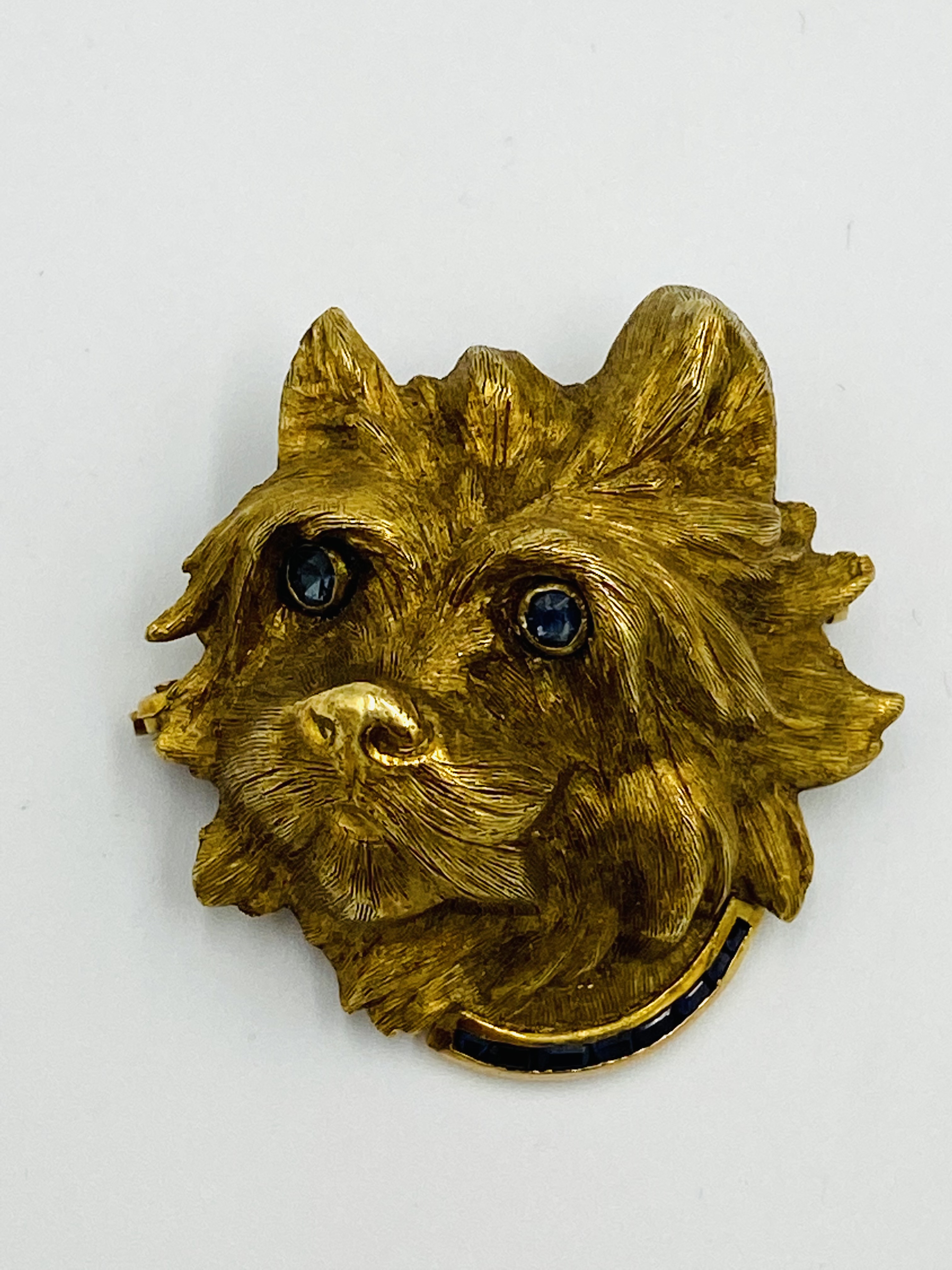 18ct gold and sapphire dog's head brooch - Image 5 of 5