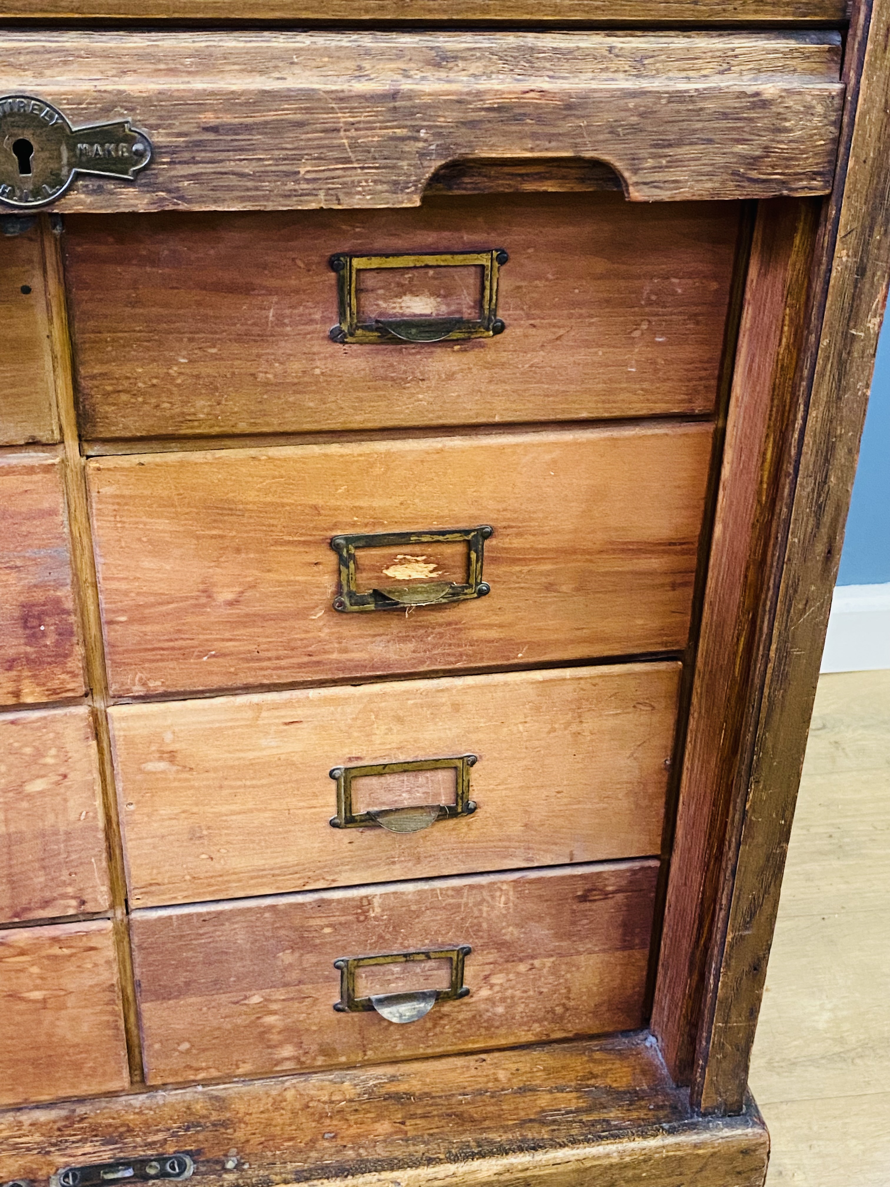 Oak tambour fronted filing cabinet - Image 3 of 5