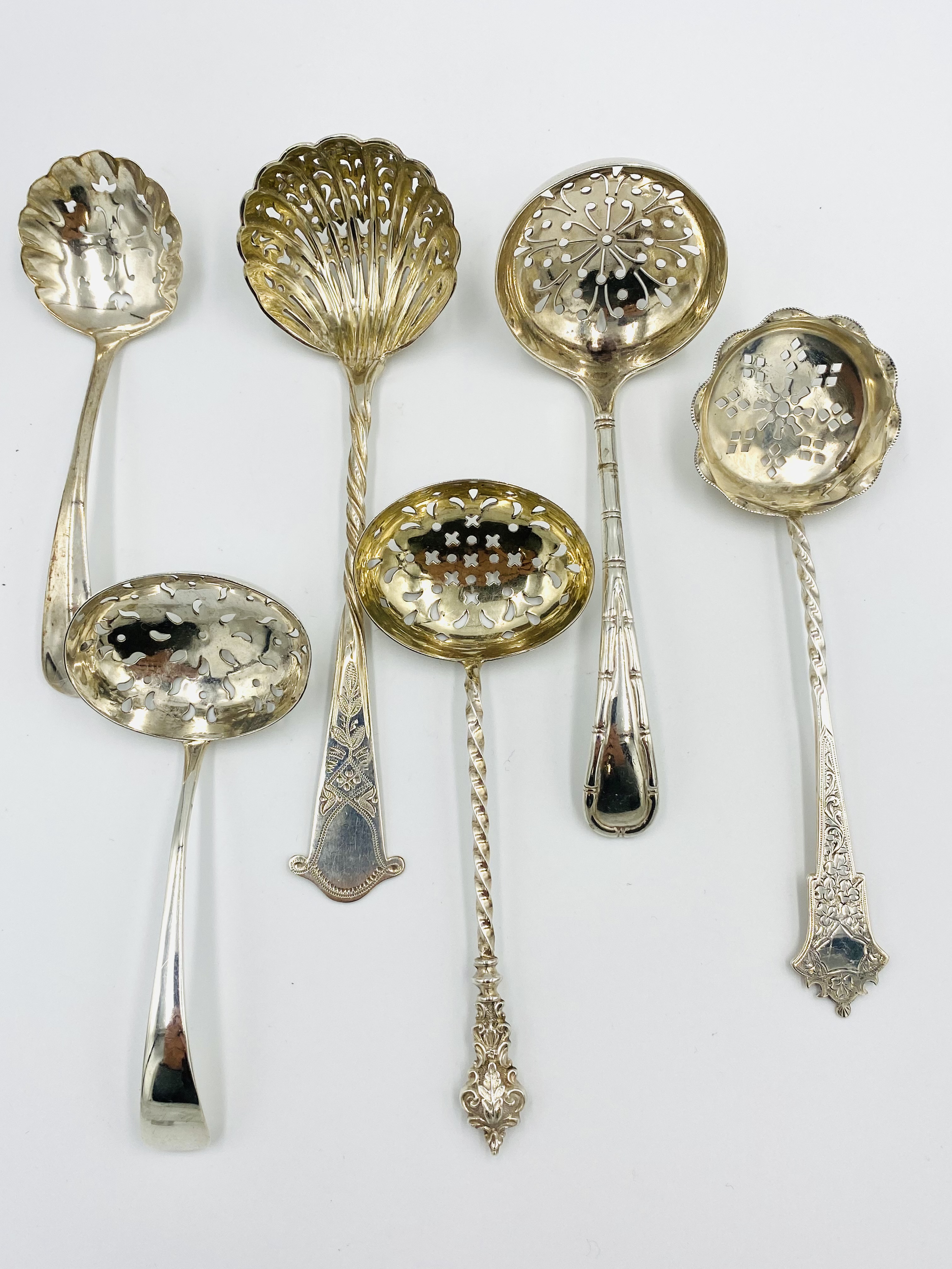 Six silver sugar sifters - Image 4 of 4