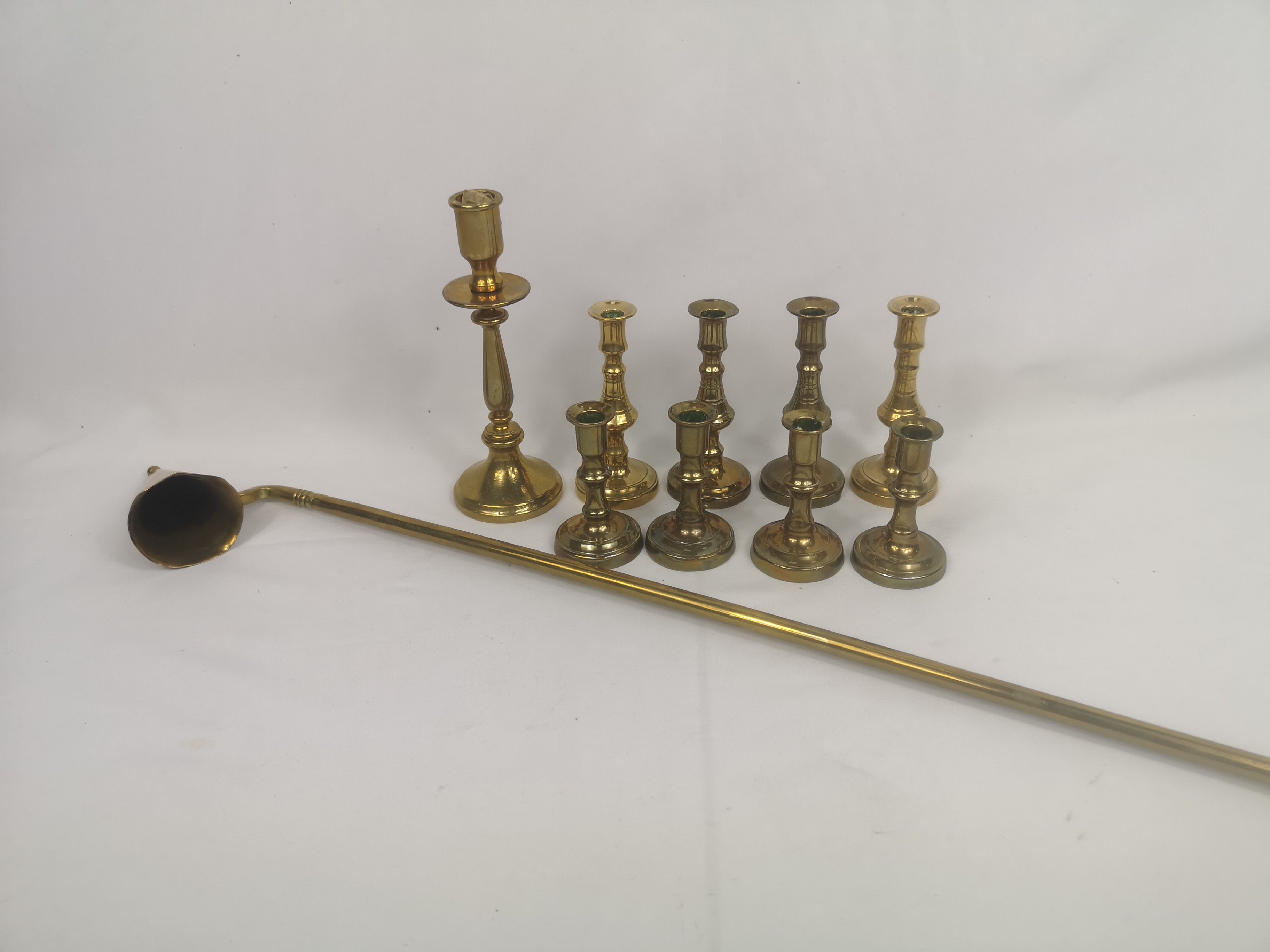 Four pairs of brass candlesticks - Image 5 of 5