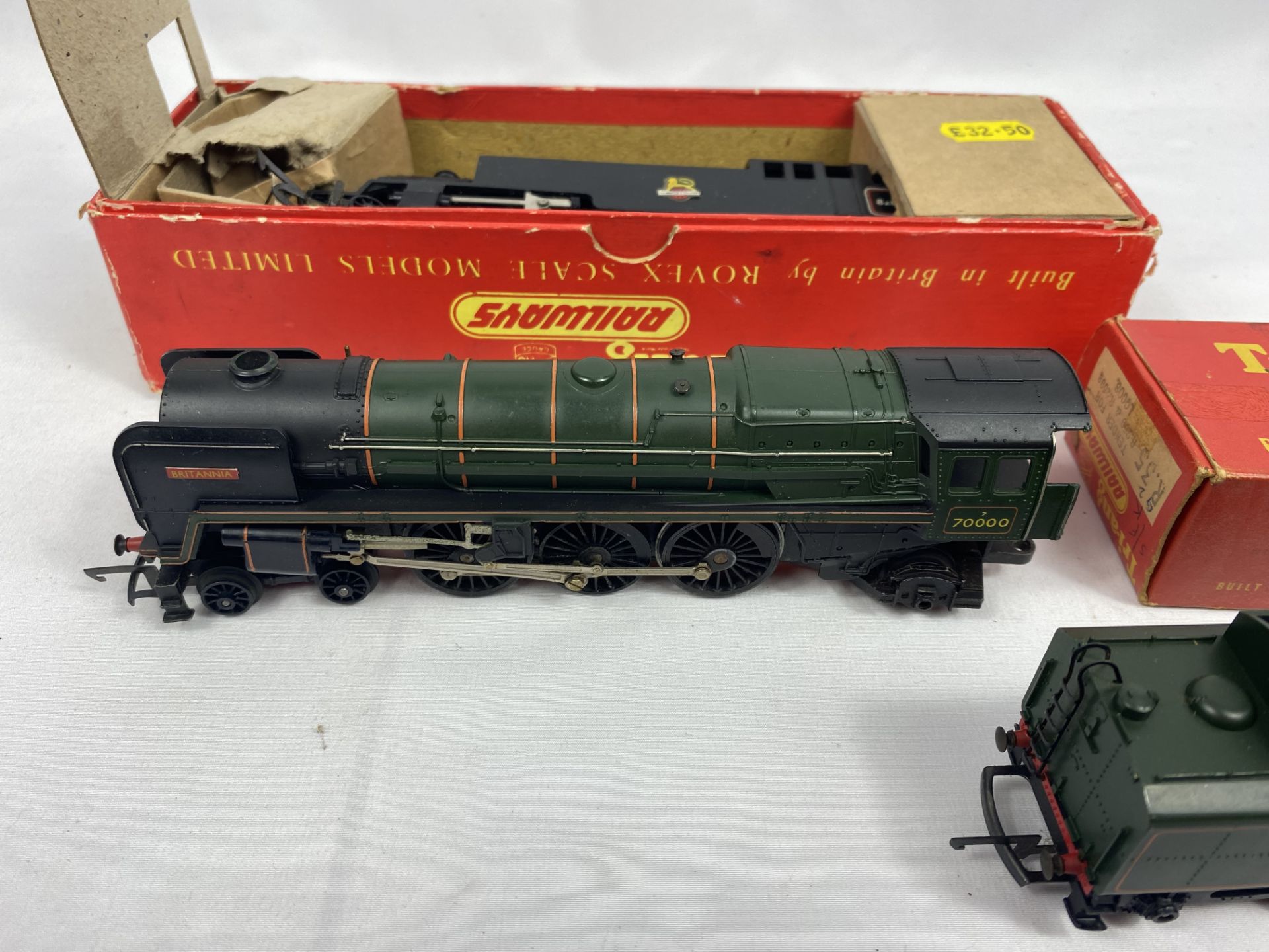 Two Triang 00 gauge locomotives - Image 3 of 4