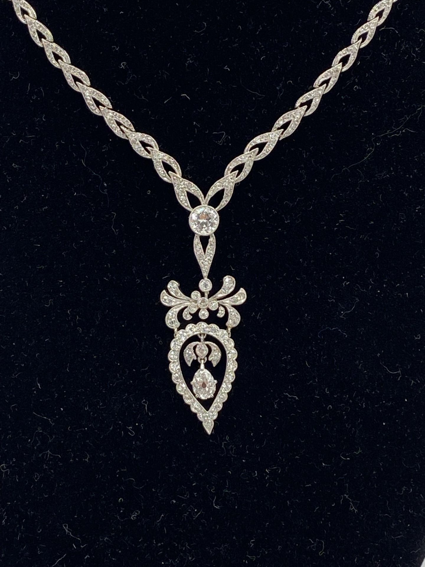 Edwardian white gold and diamond necklace - Image 3 of 10