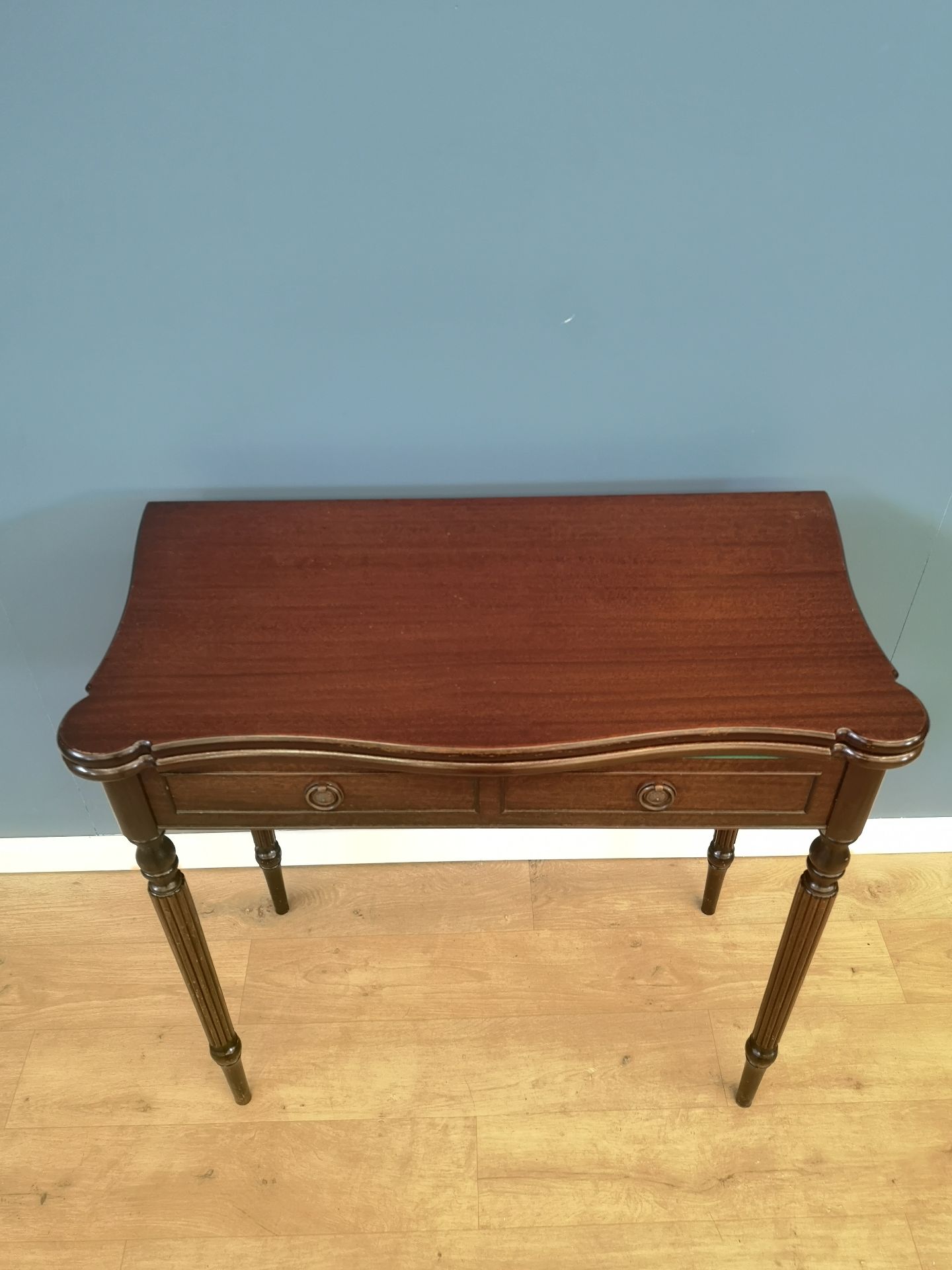 Mahogany swivel top tea table - Image 2 of 6