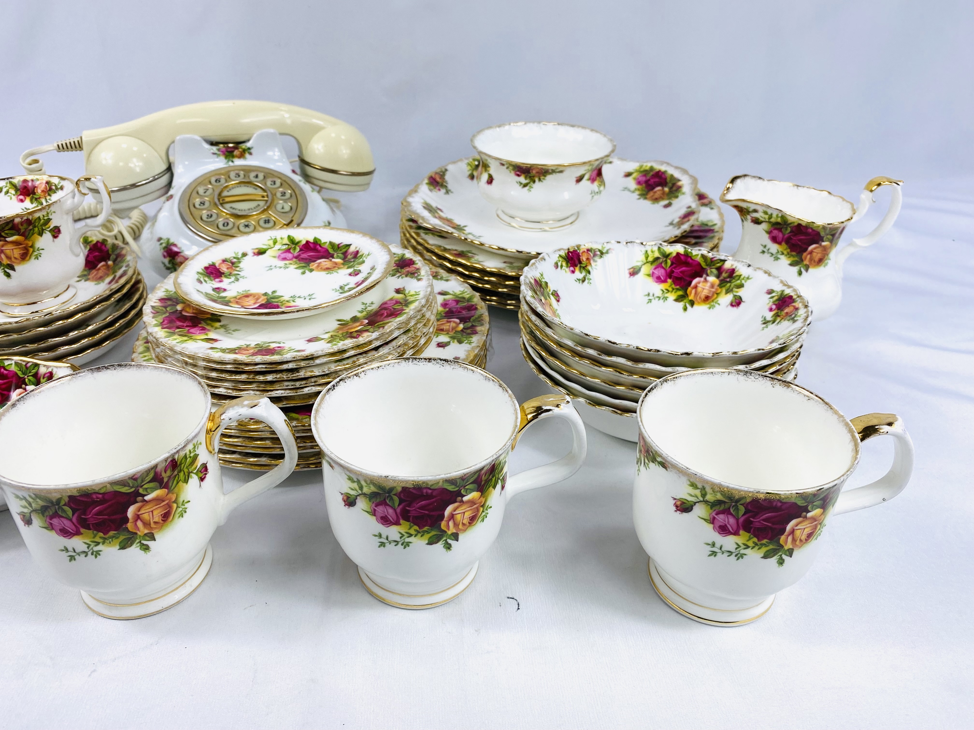 Royal Albert Country Roses part dinner and tea set - Image 2 of 5