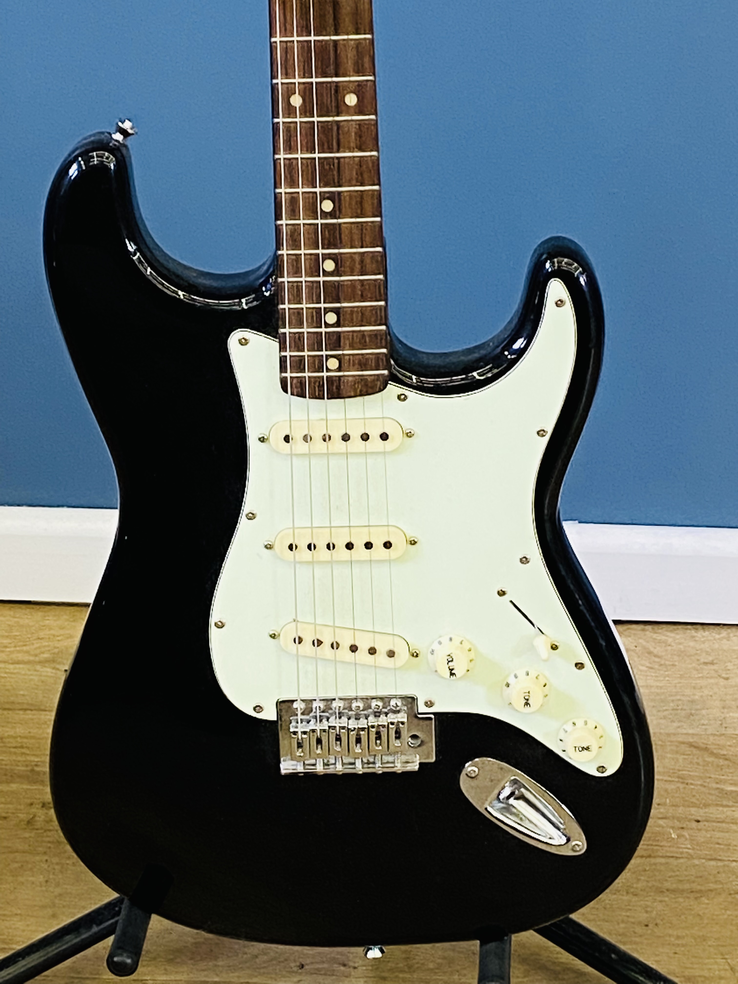 Jim Deacon Stratocaster style electric guitar - Image 4 of 4