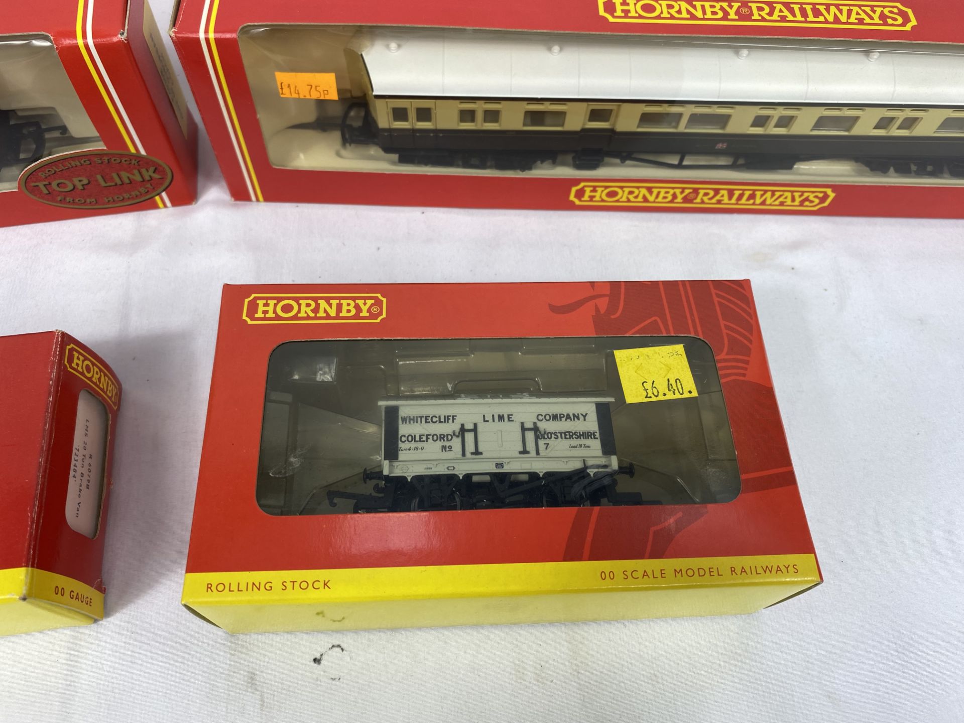 Hornby 00 gauge carriages and wagons - Image 7 of 7