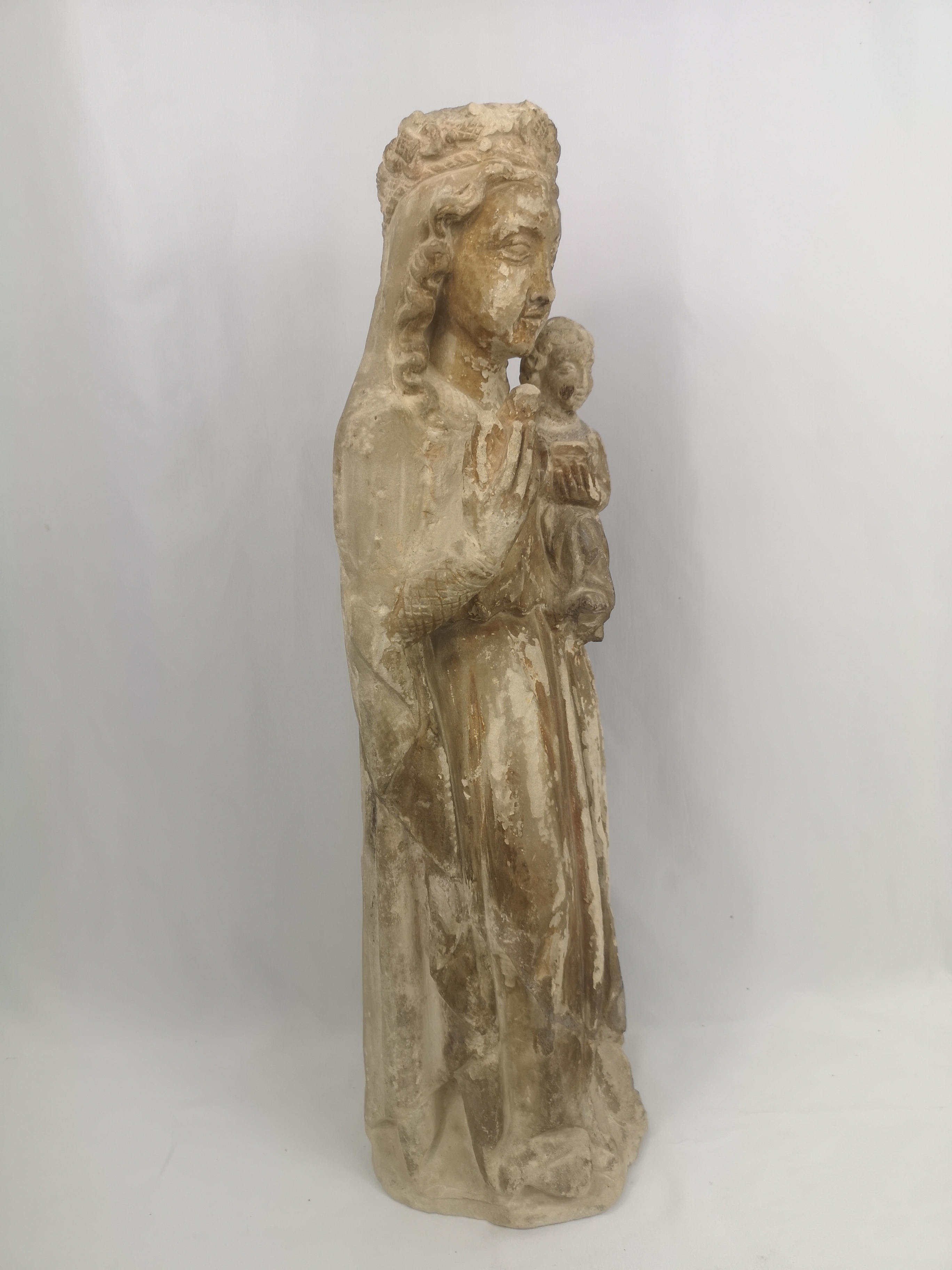 12th century sandstone carving of the Madonna and child - Image 3 of 9