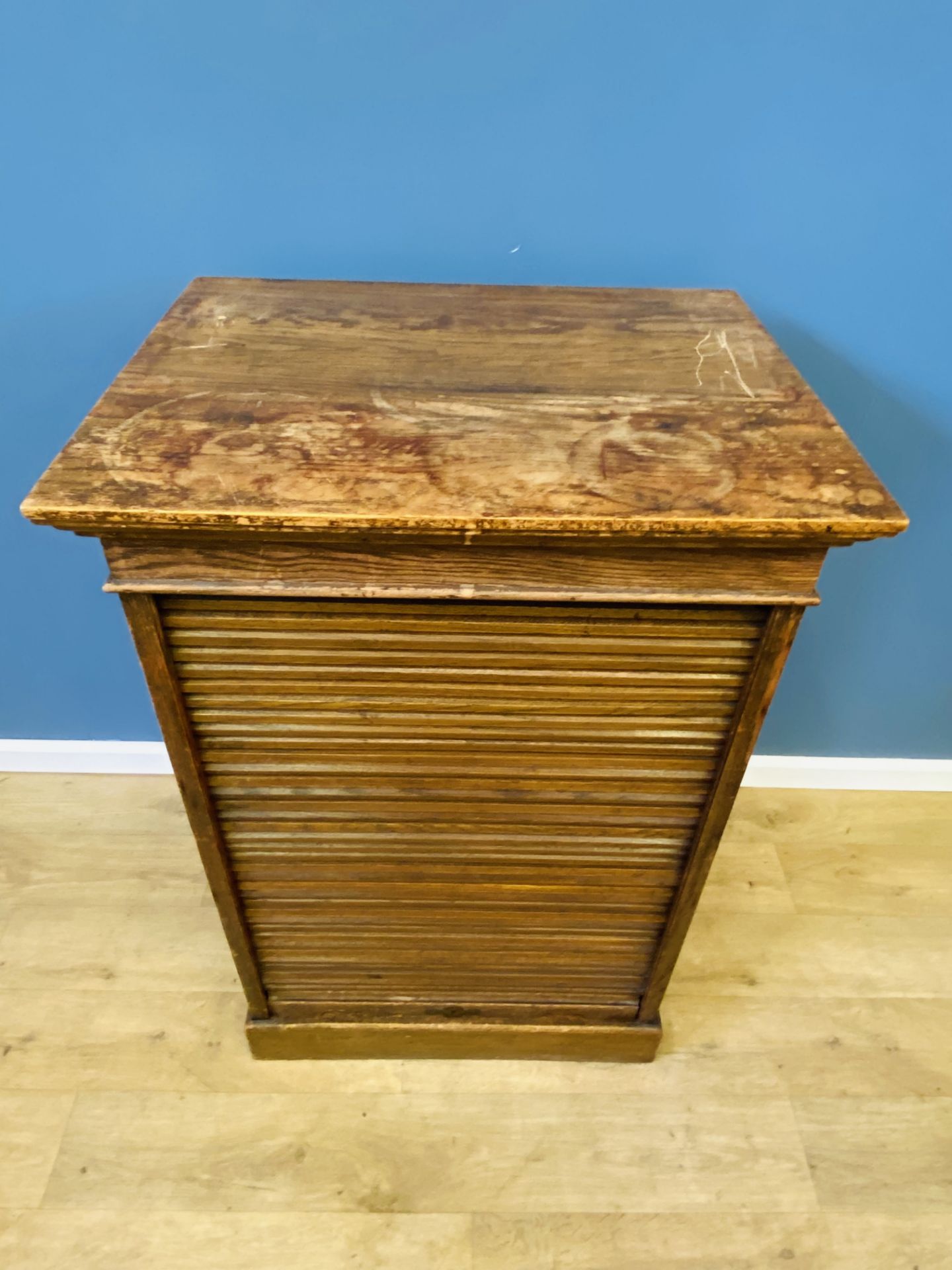 Oak tambour fronted filing cabinet - Image 5 of 5