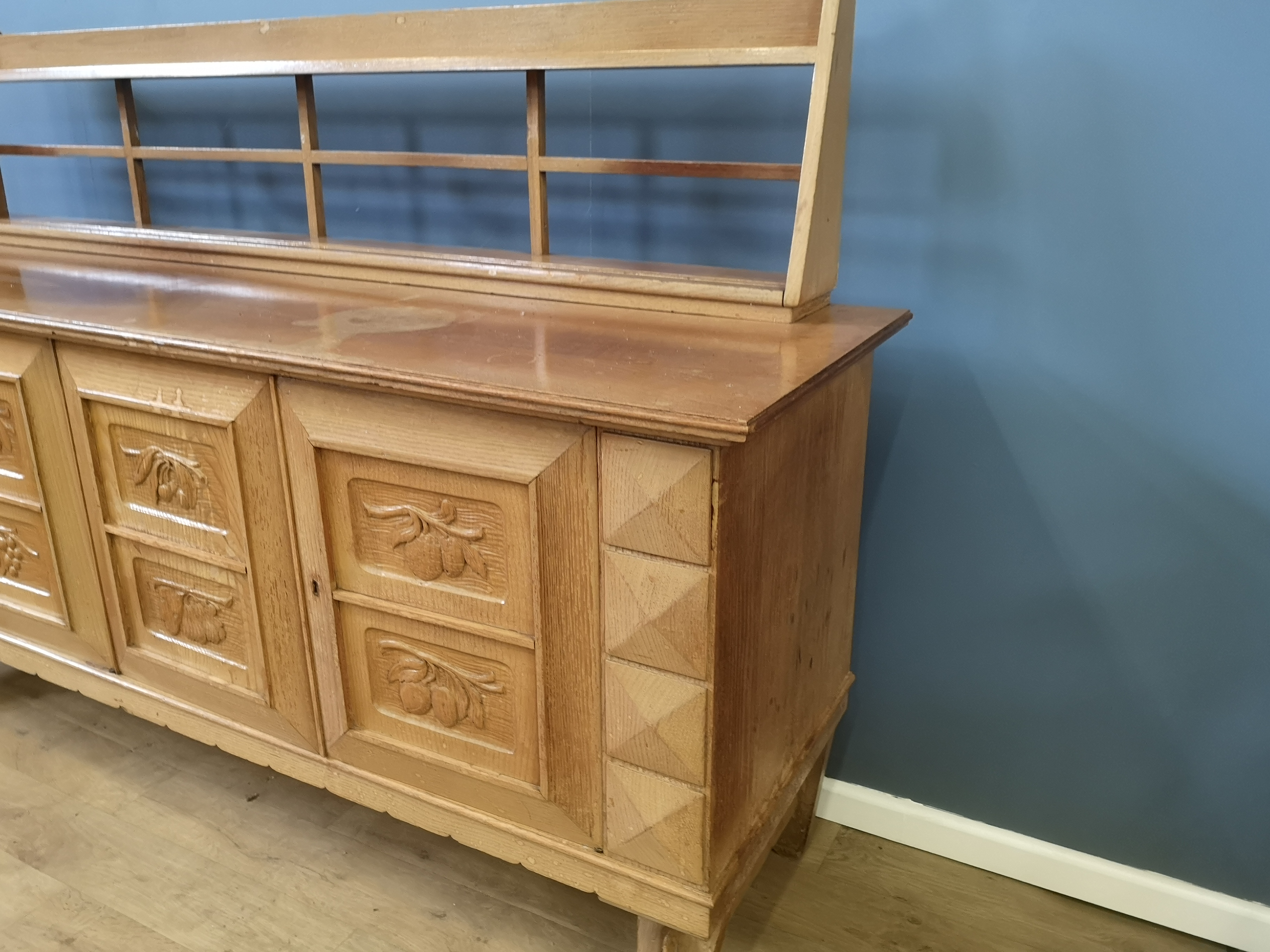 Oak sideboard - Image 4 of 6