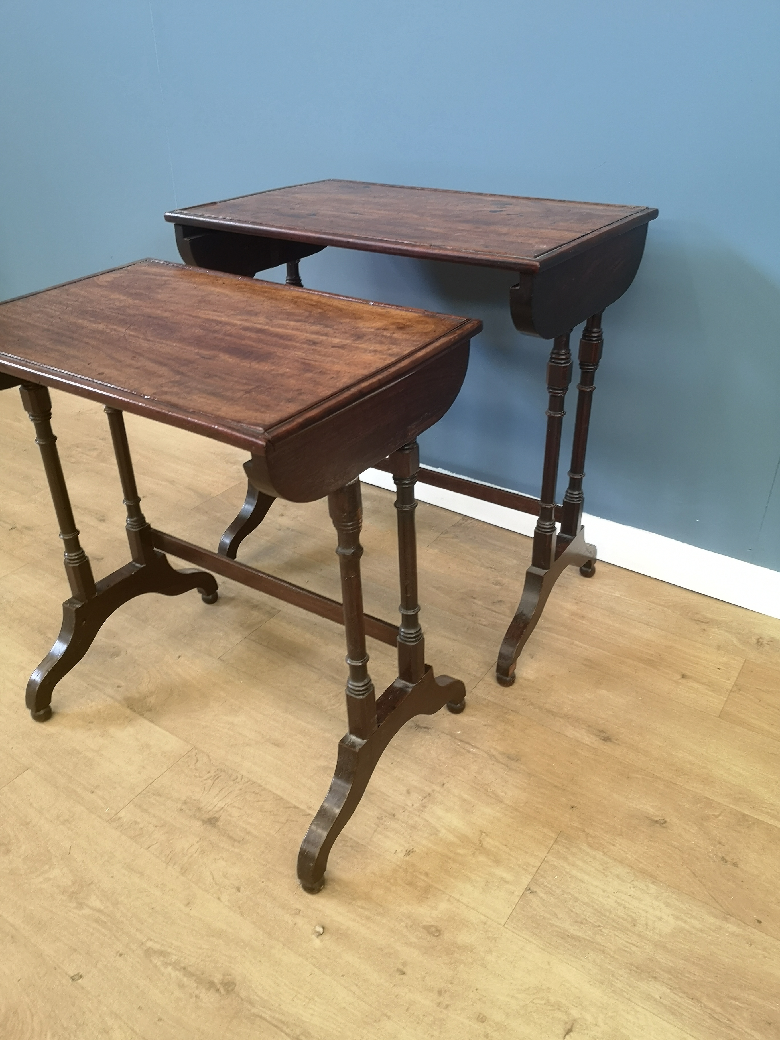 Nest of two mahogany side tables - Image 3 of 6