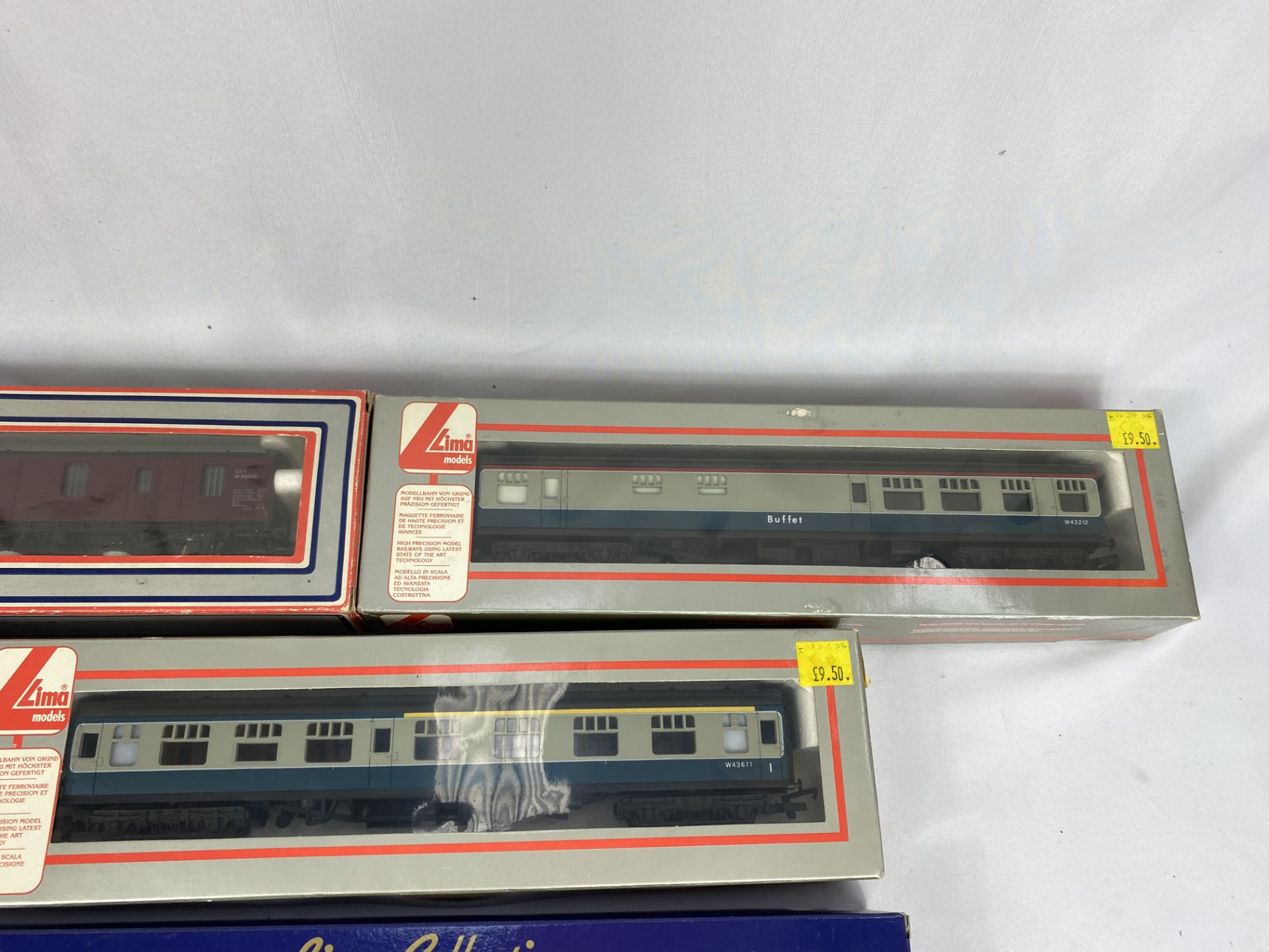 Six Lima model locomotives and carriages - Image 3 of 7