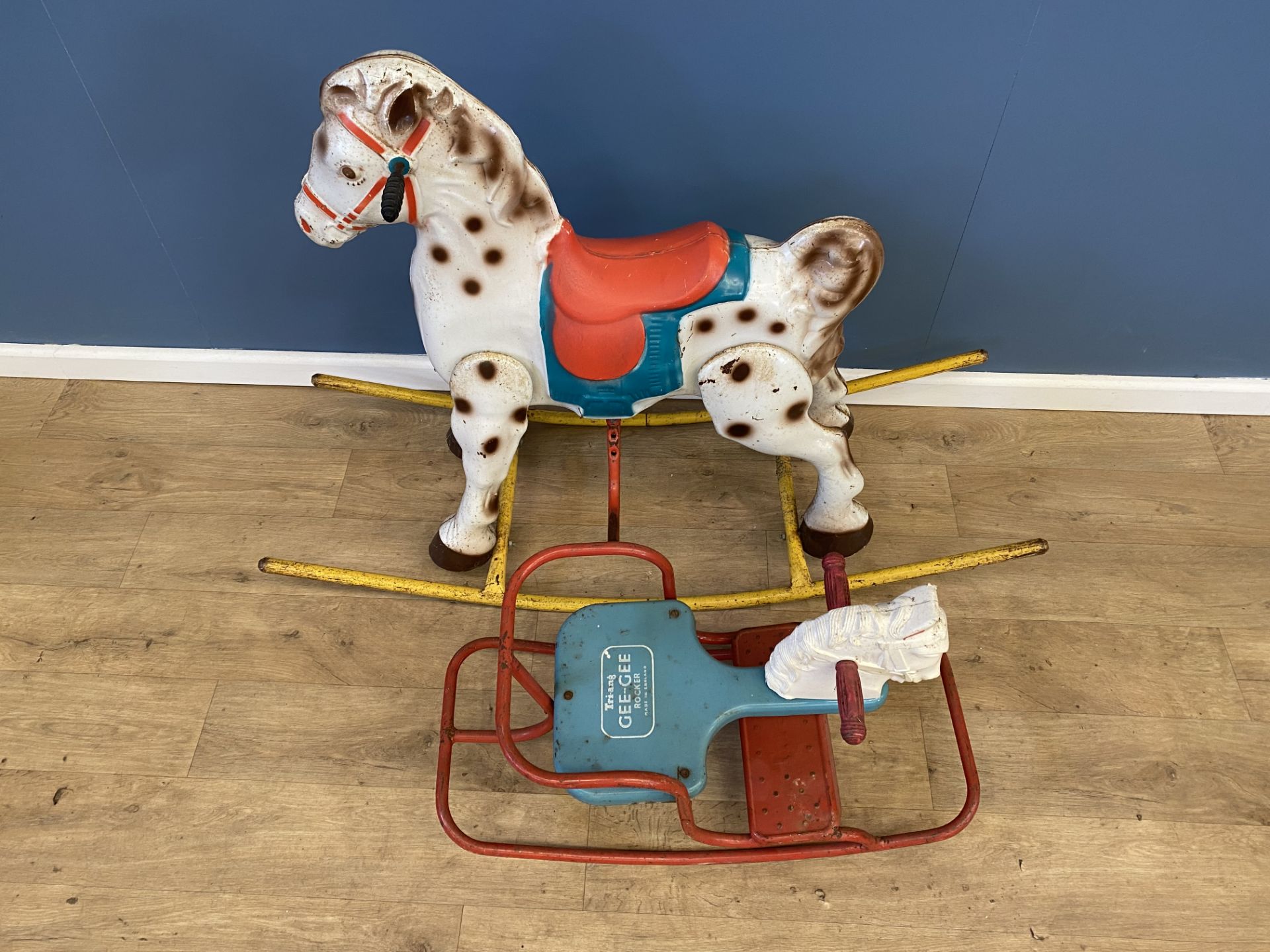 Triang rocker, together with a tin plate rocking horse - Image 4 of 4