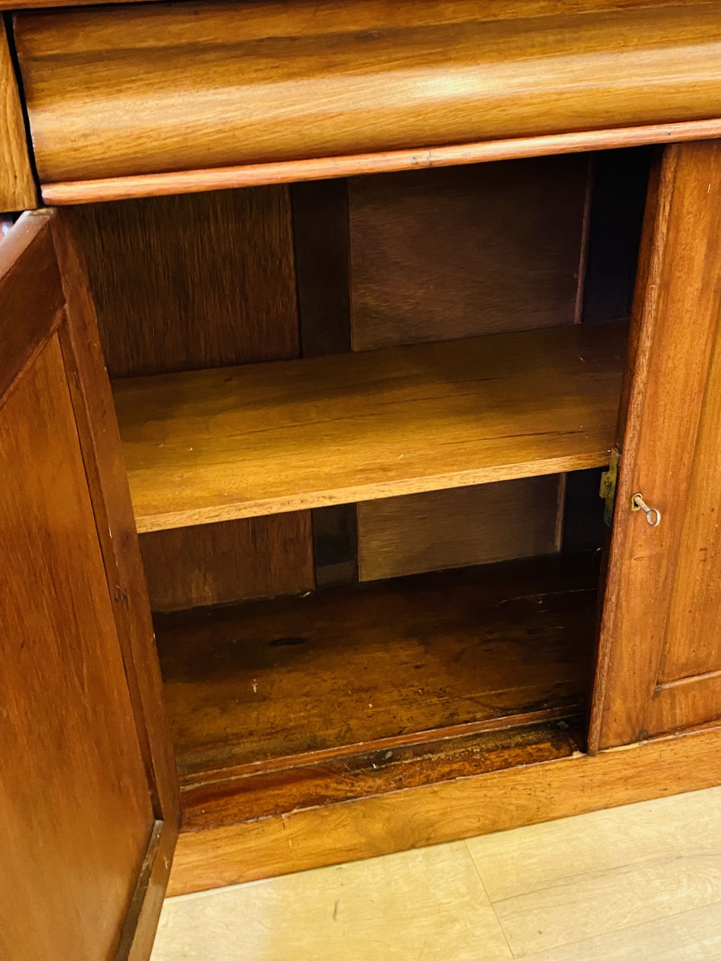 Mahogany sideboard - Image 4 of 4