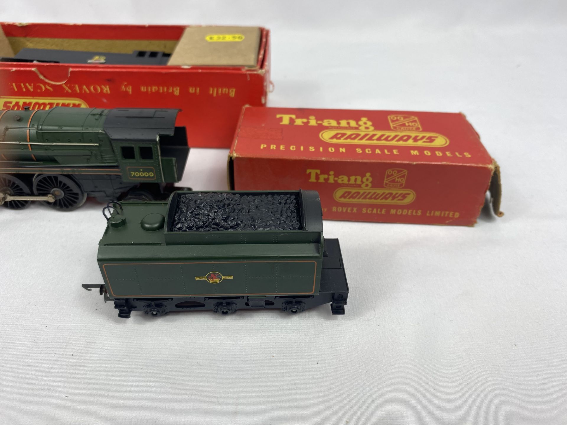 Two Triang 00 gauge locomotives - Image 4 of 4