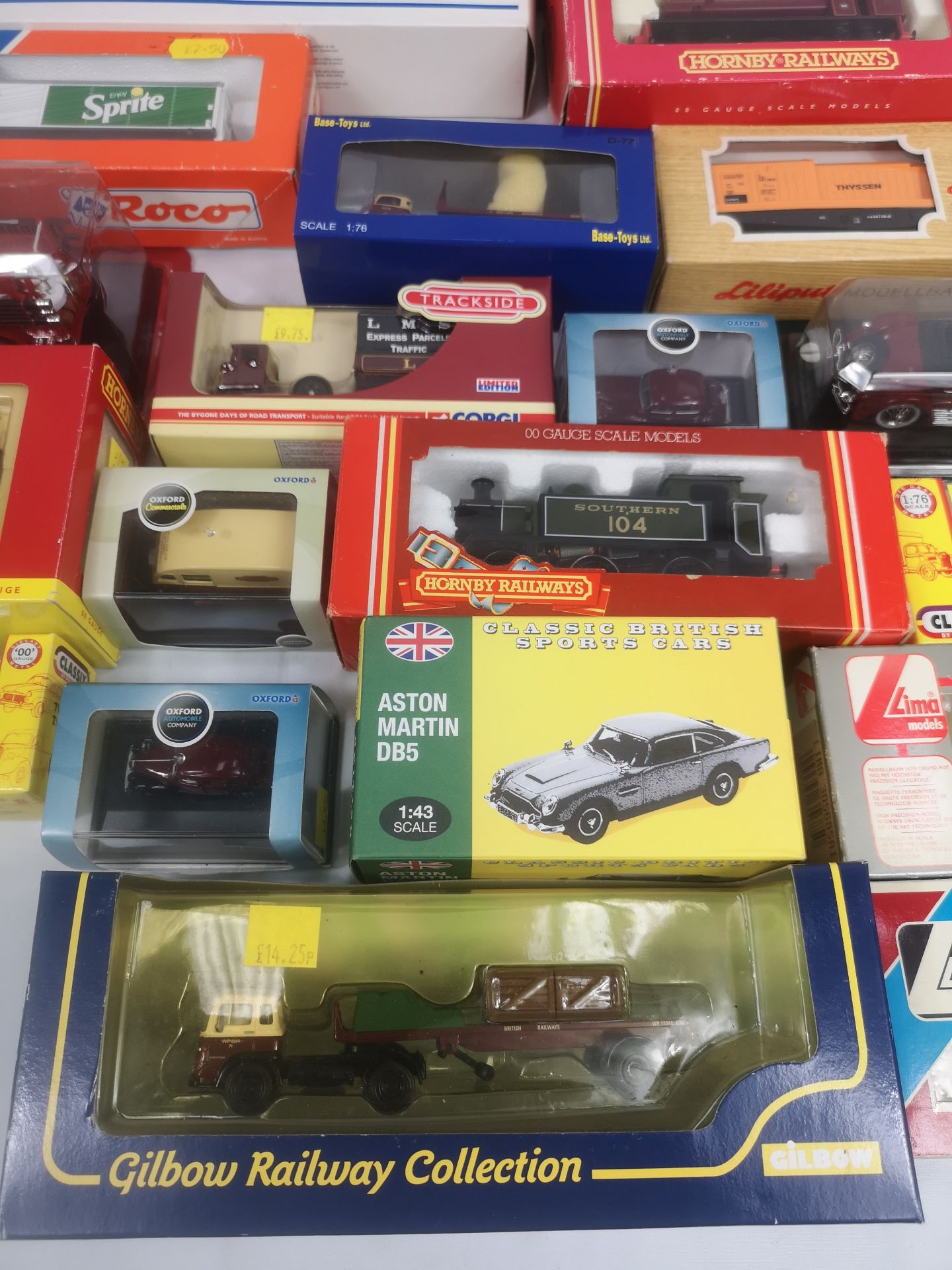 Quantity of boxed model vehicles - Image 4 of 9