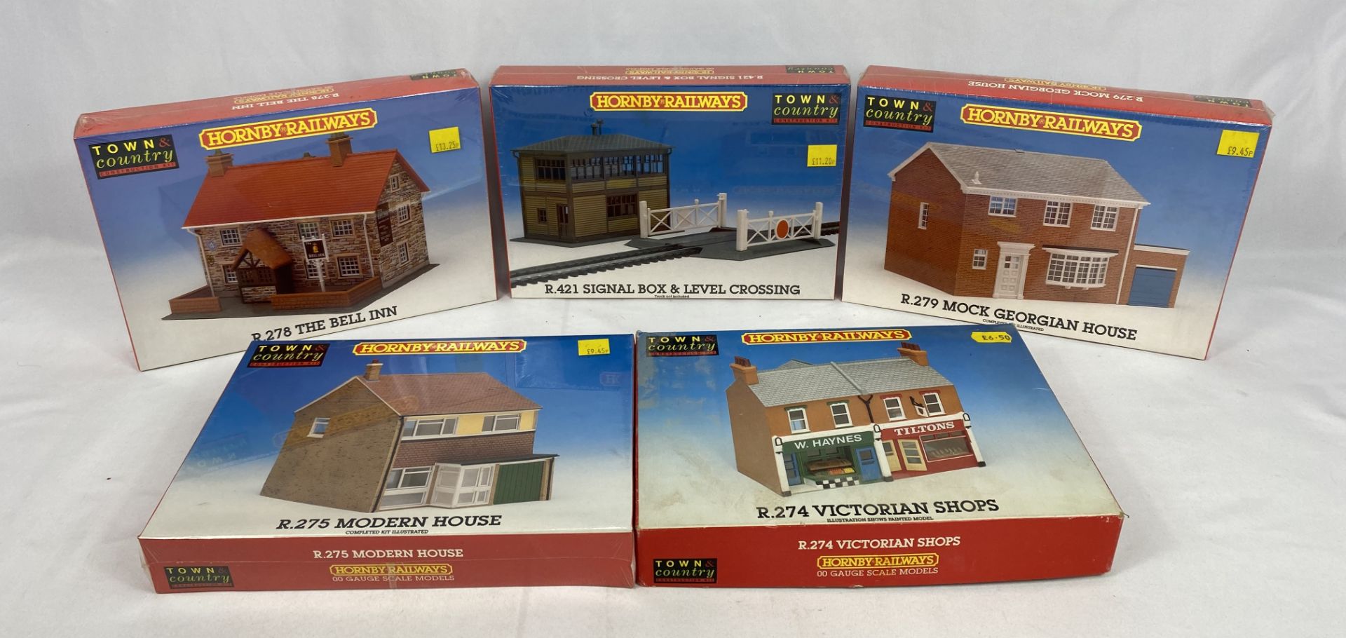 Five Hornby Railways Town and Country Construction kits