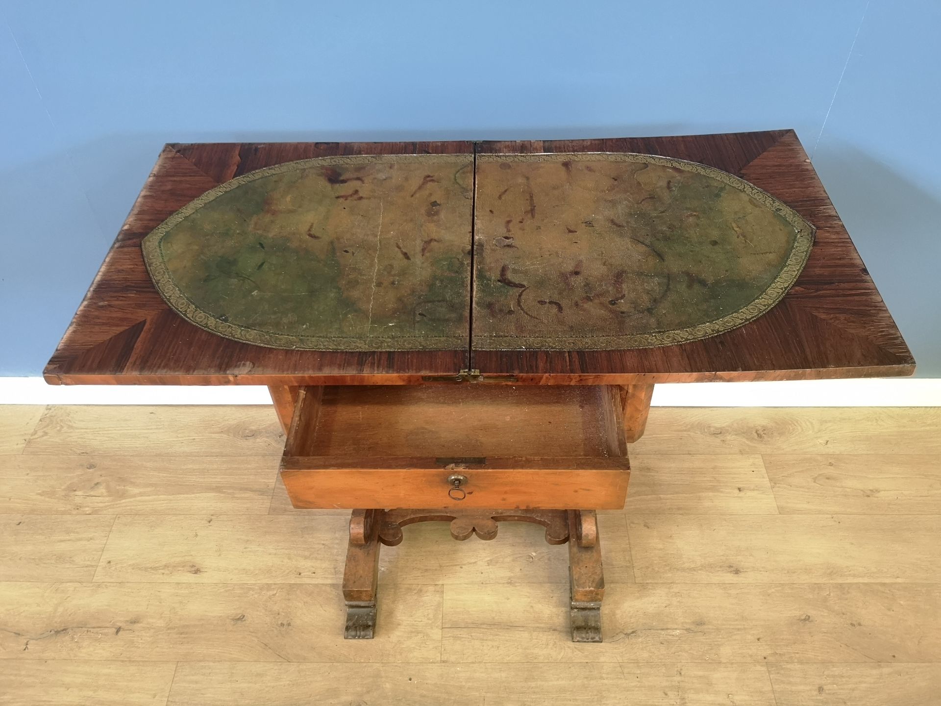 Mahogany lift top games table - Image 6 of 6